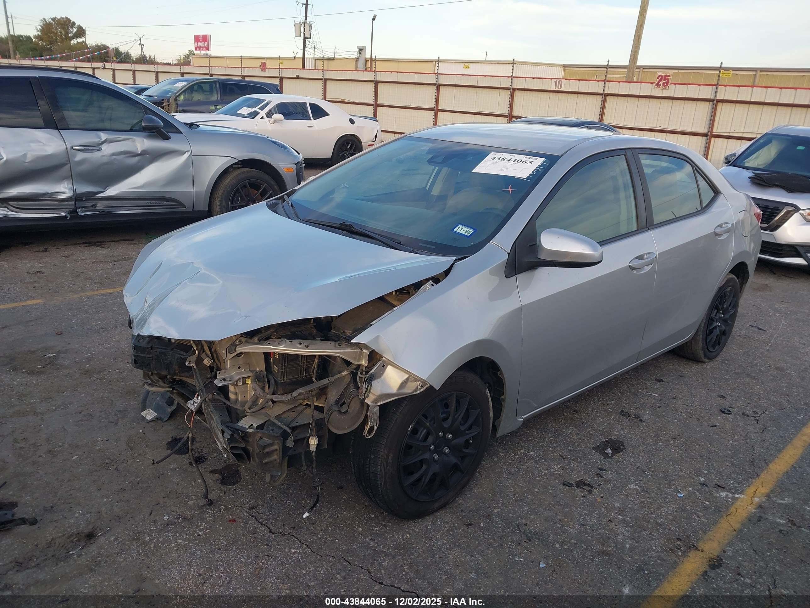 TOYOTA COROLLA image 2