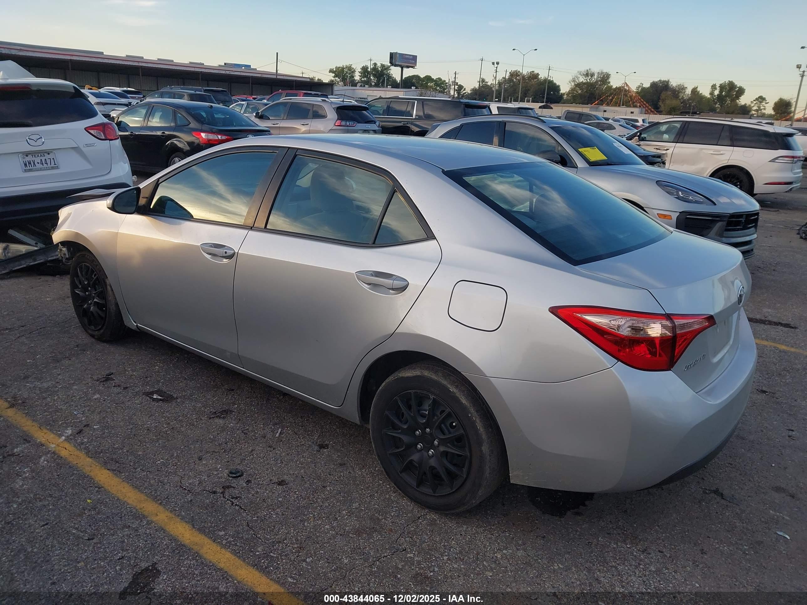 TOYOTA COROLLA image 3