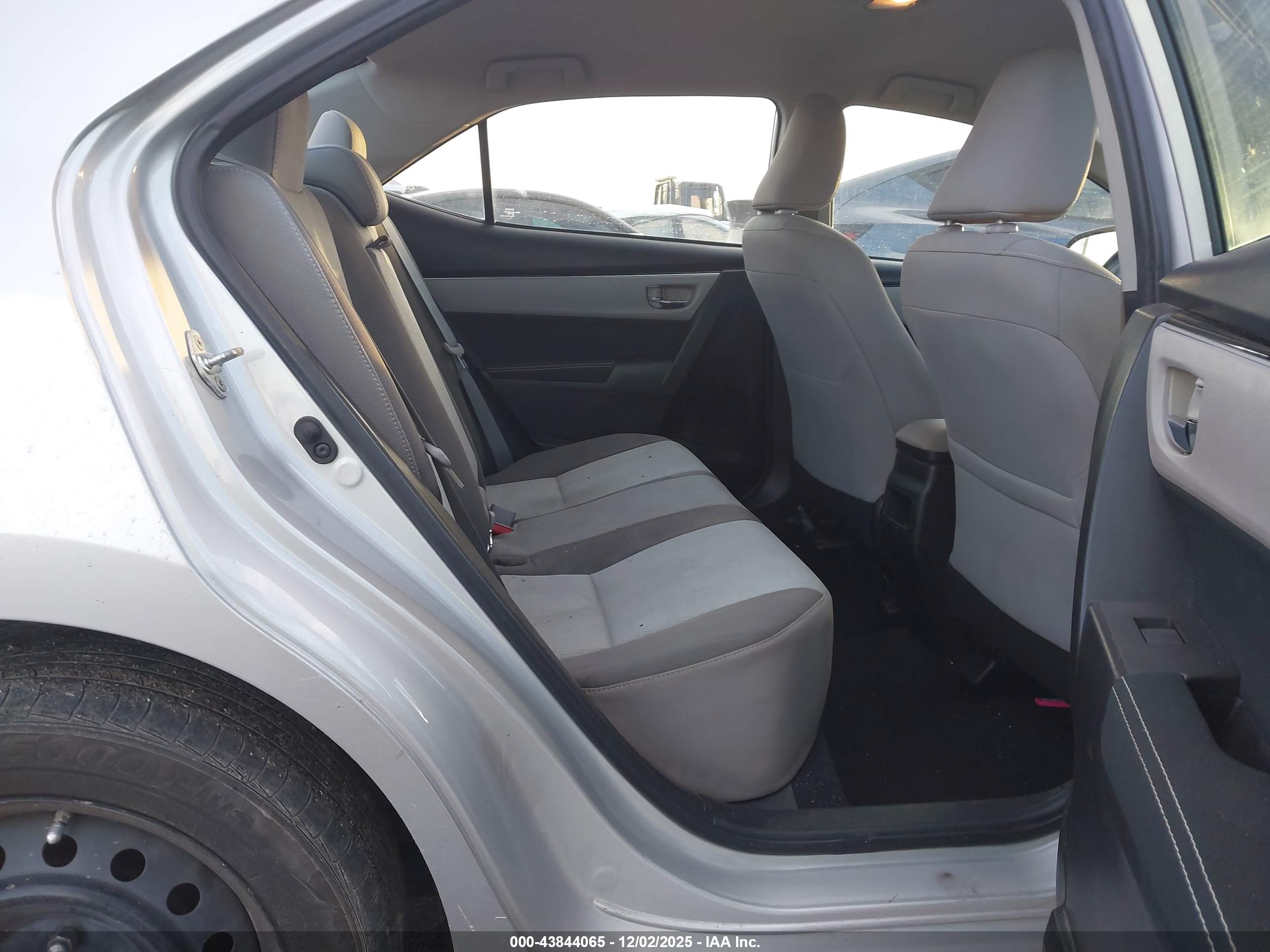 TOYOTA COROLLA image 8