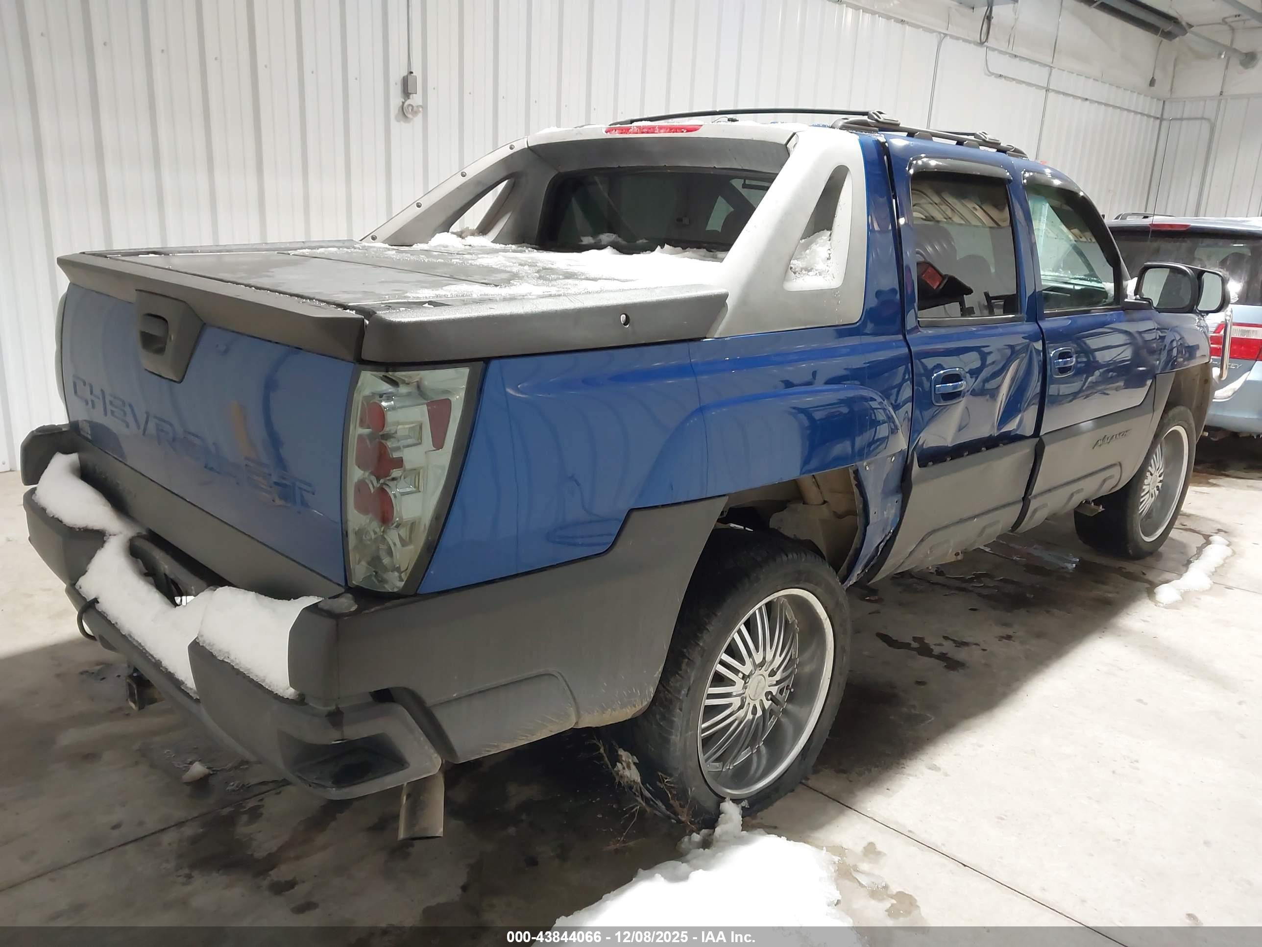 CHEVROLET AVALANCHE image 4
