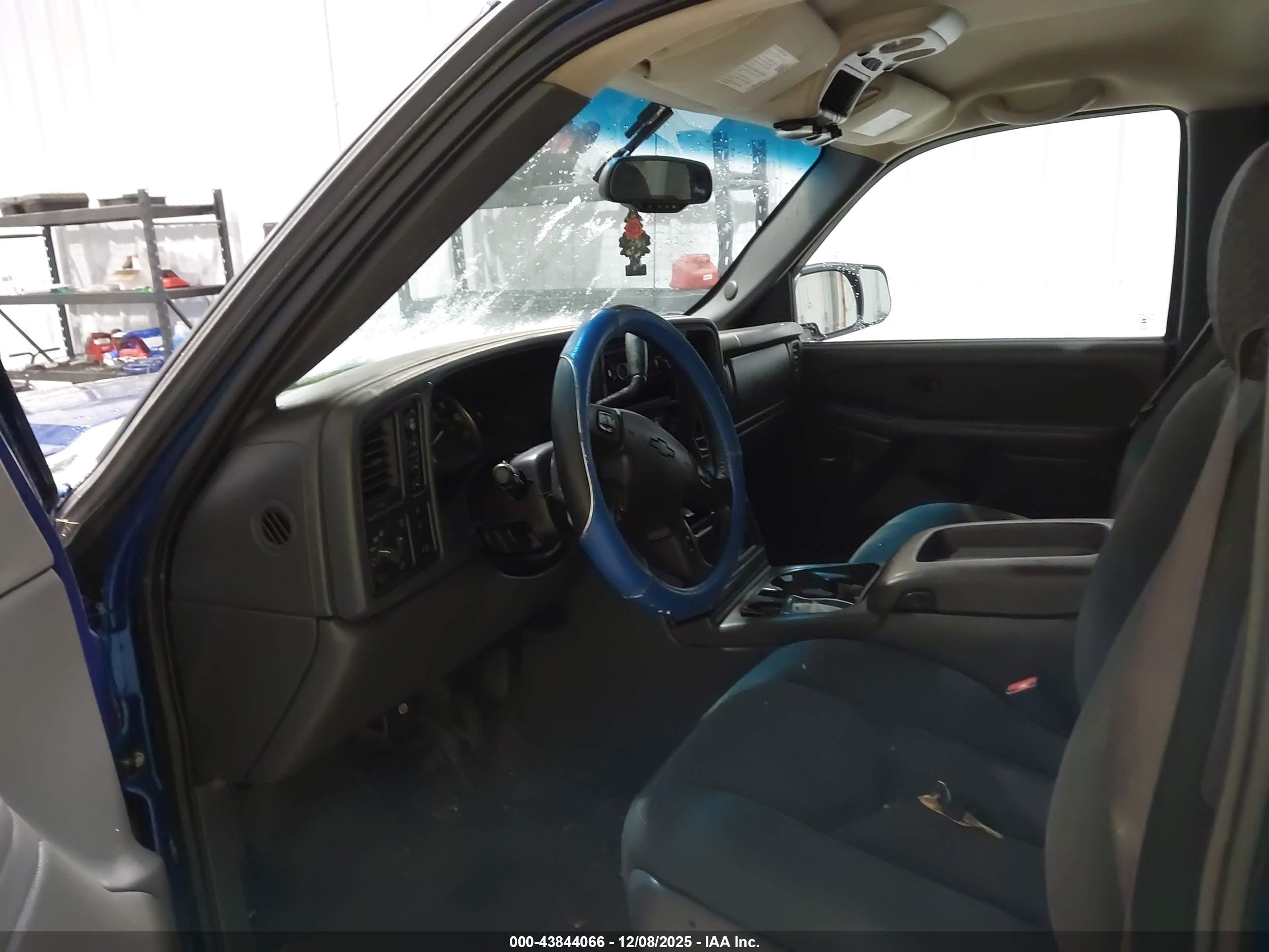 CHEVROLET AVALANCHE image 5