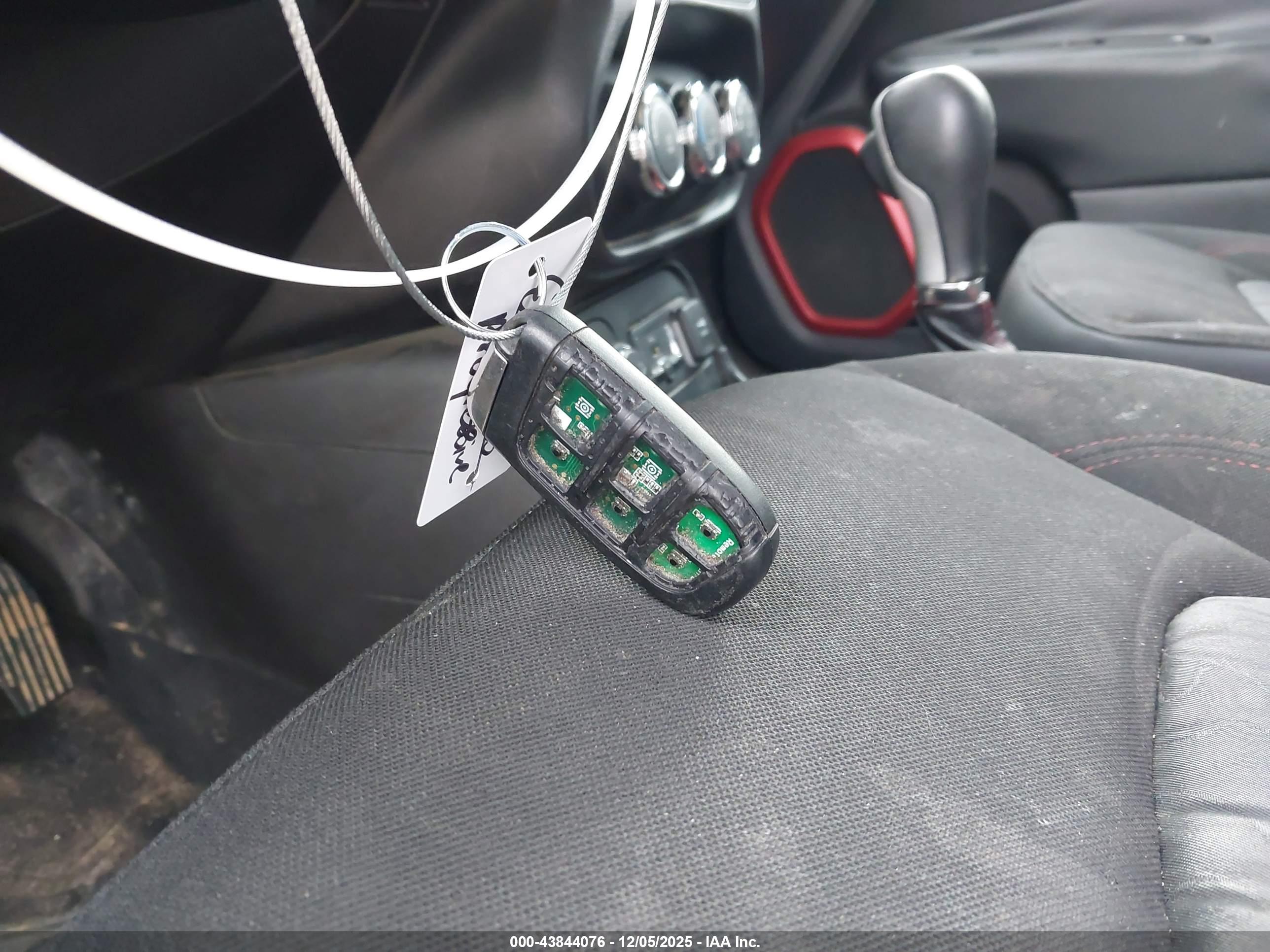 JEEP RENEGADE image 11