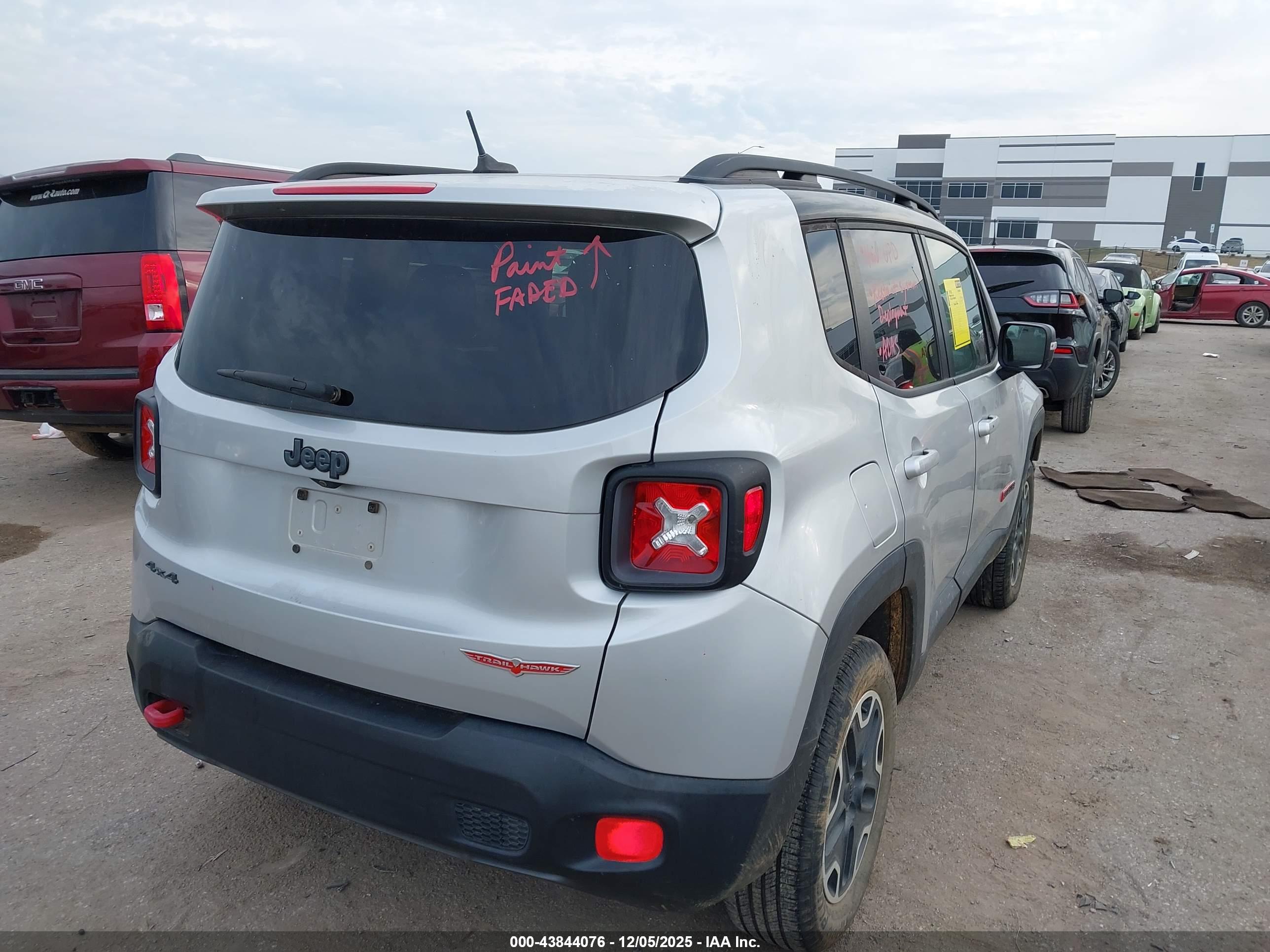JEEP RENEGADE image 4
