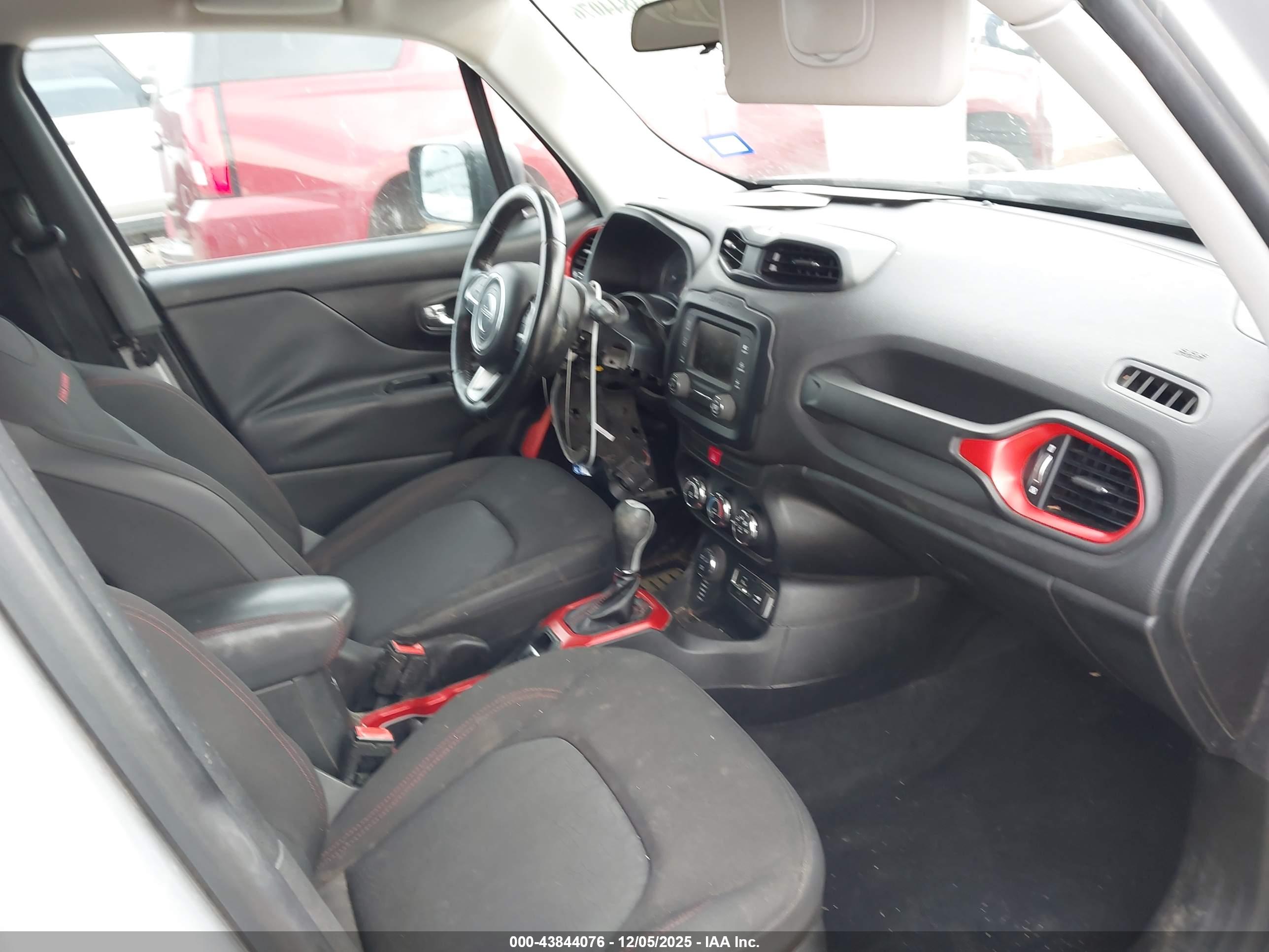 JEEP RENEGADE image 5