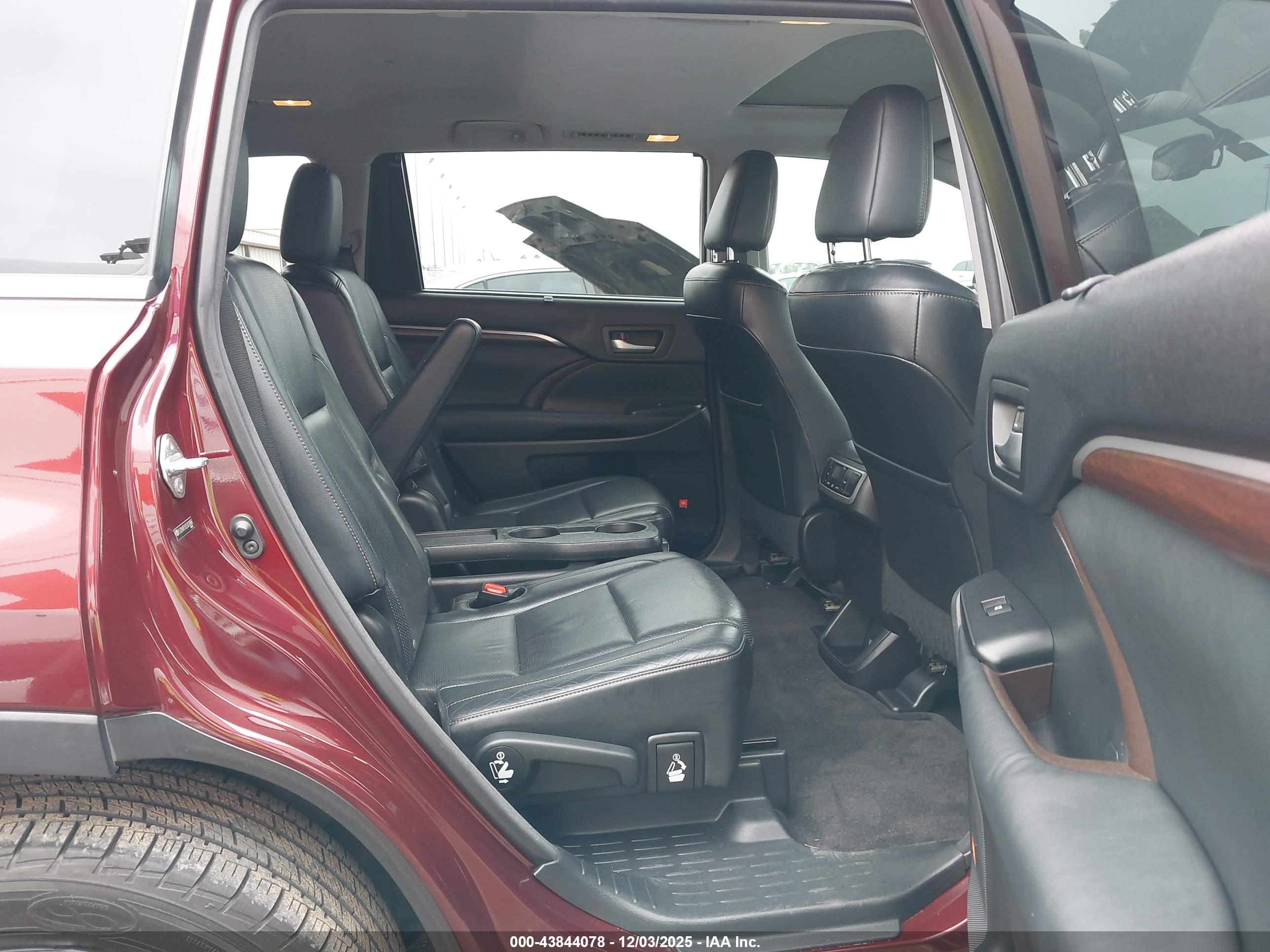 TOYOTA HIGHLANDER image 8