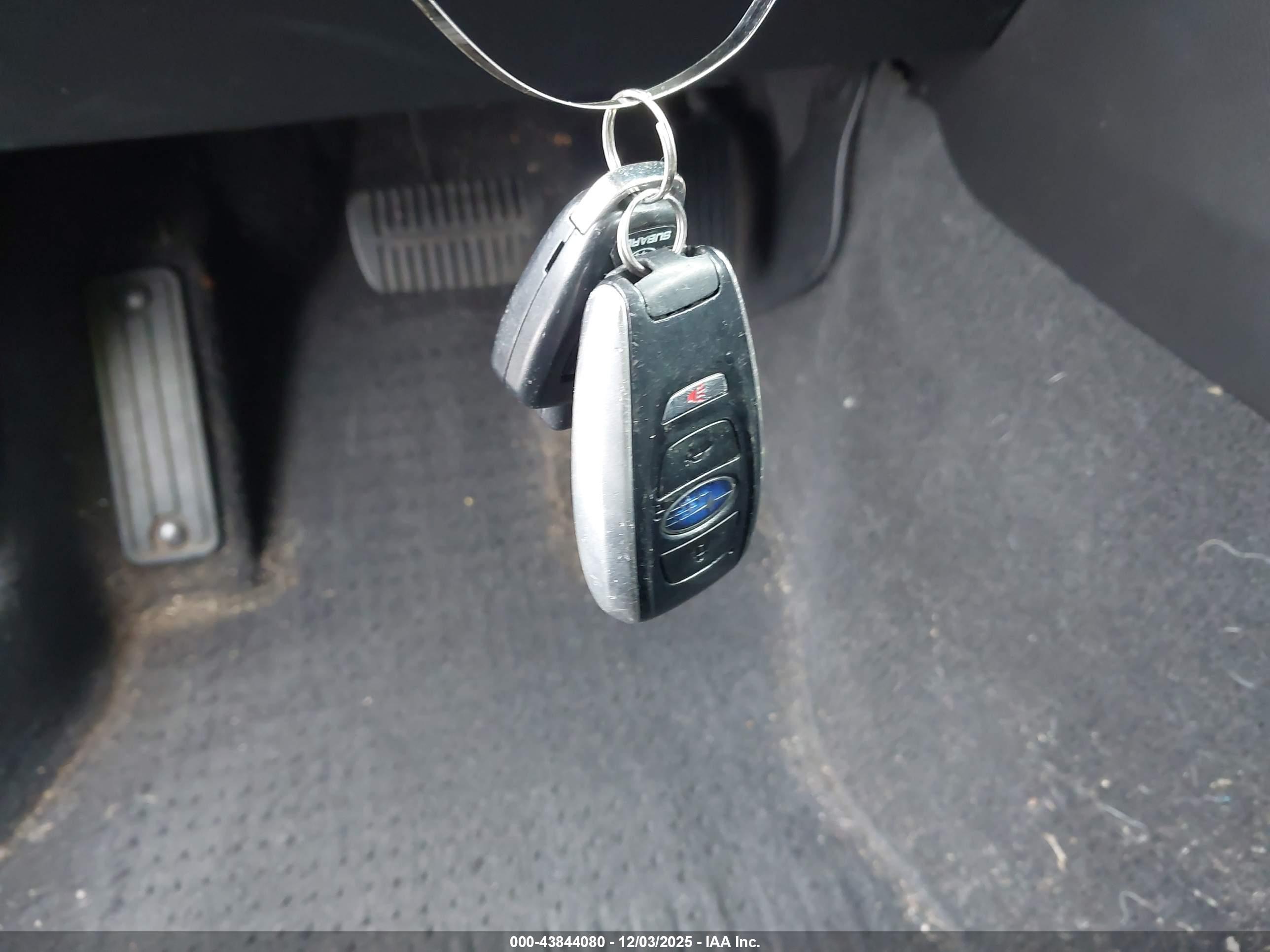 SUBARU OUTBACK image 11