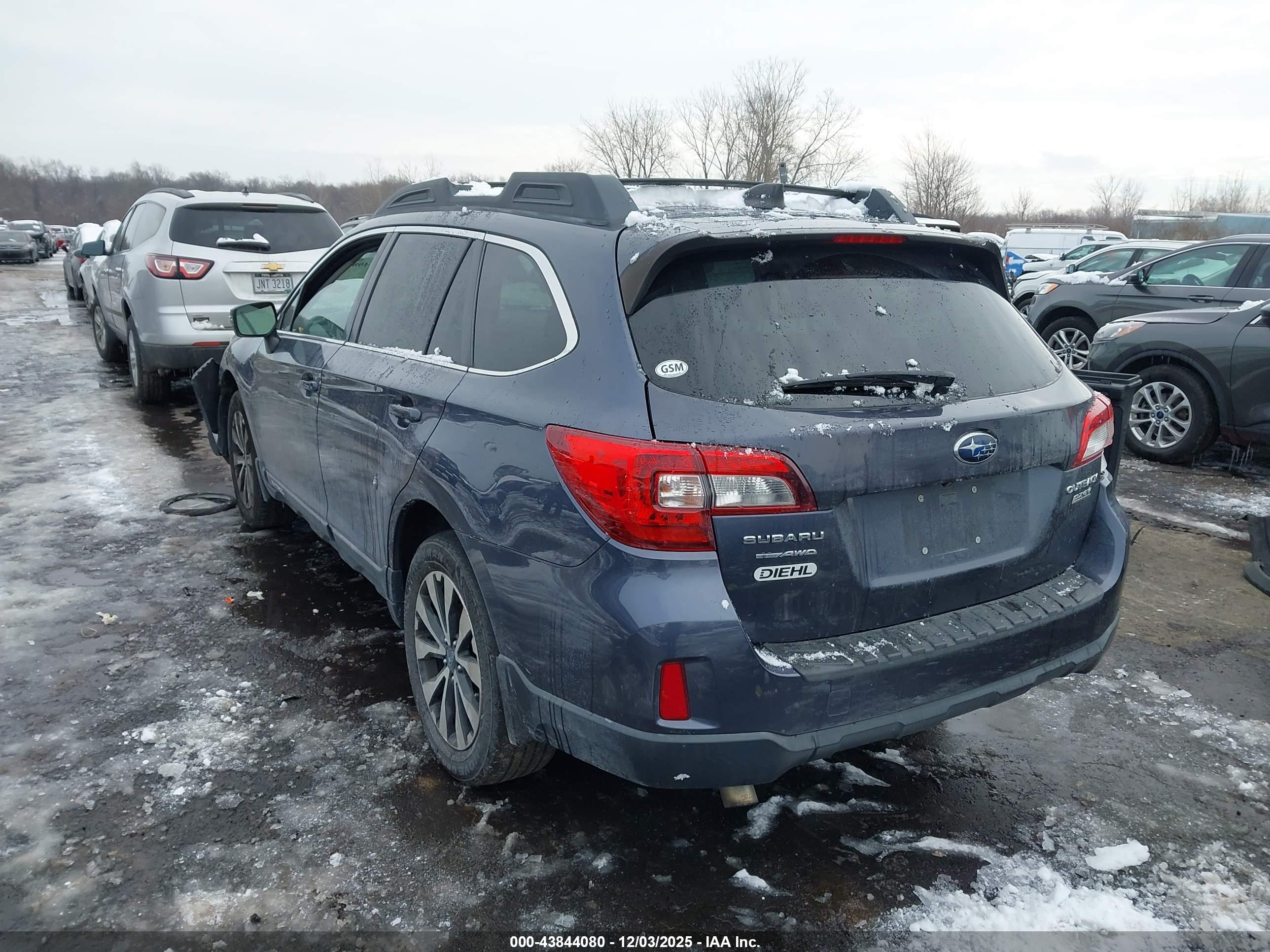 SUBARU OUTBACK image 3