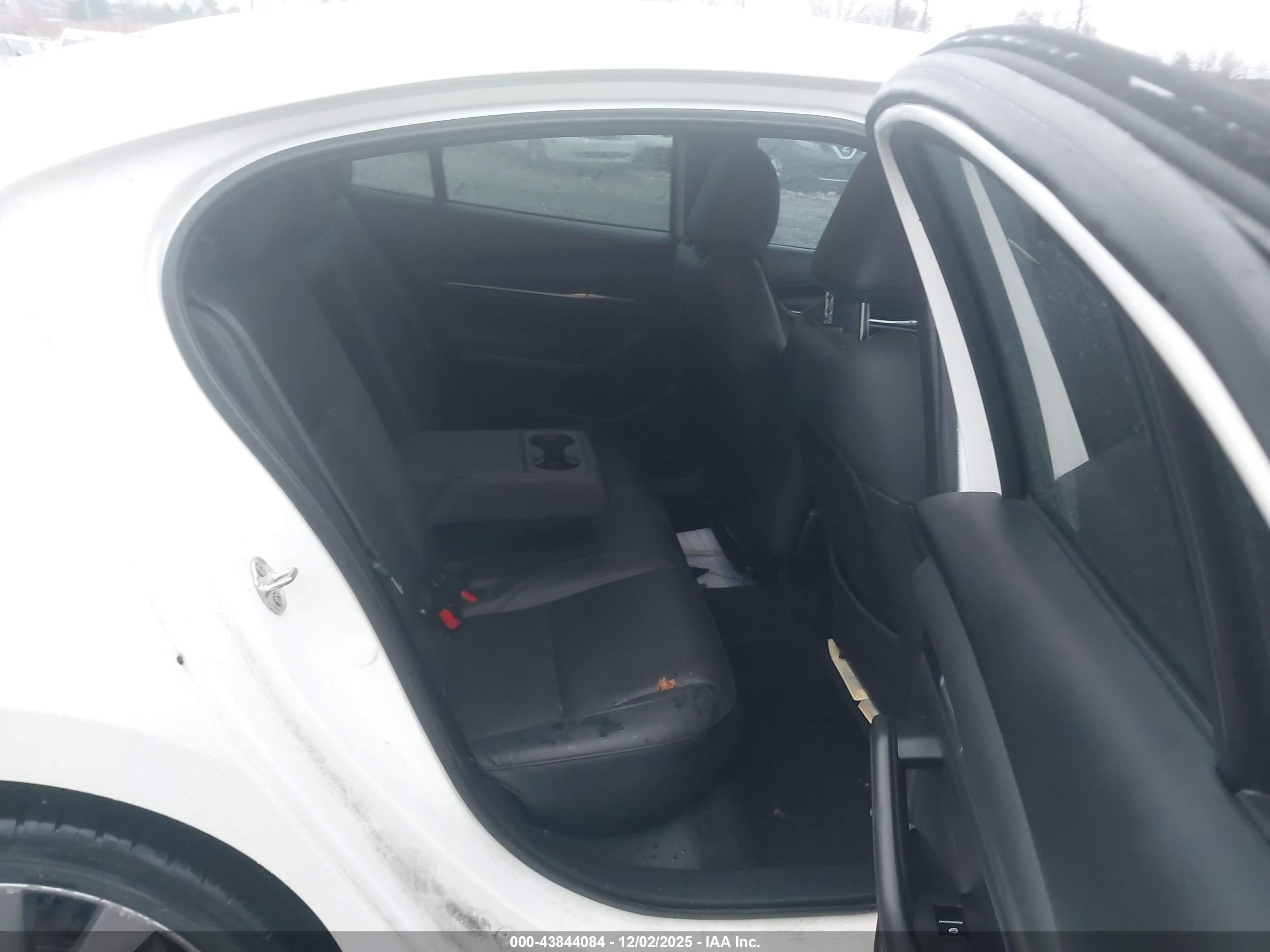 MAZDA MAZDA3 image 8