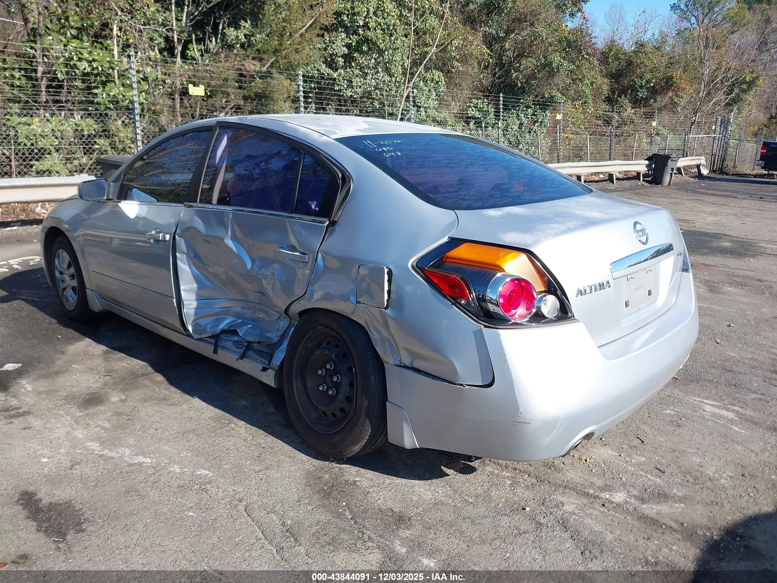 NISSAN ALTIMA image 3