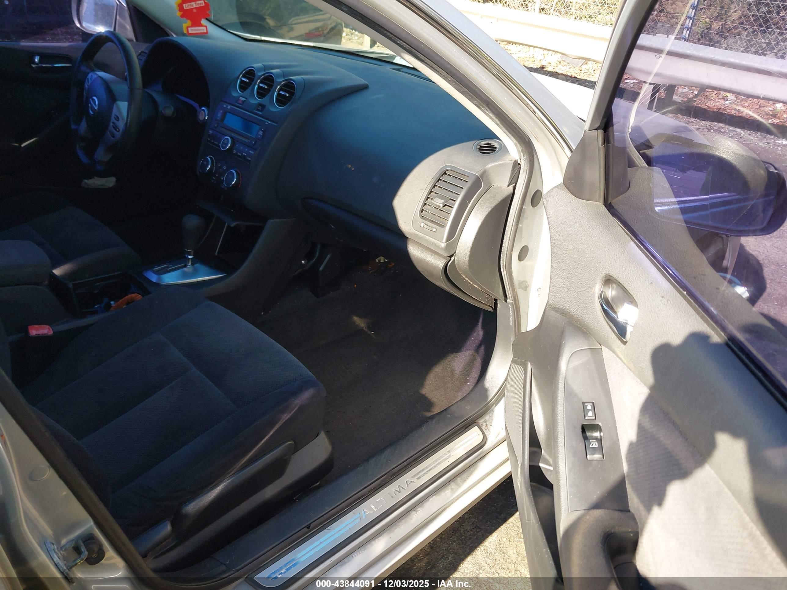 NISSAN ALTIMA image 5