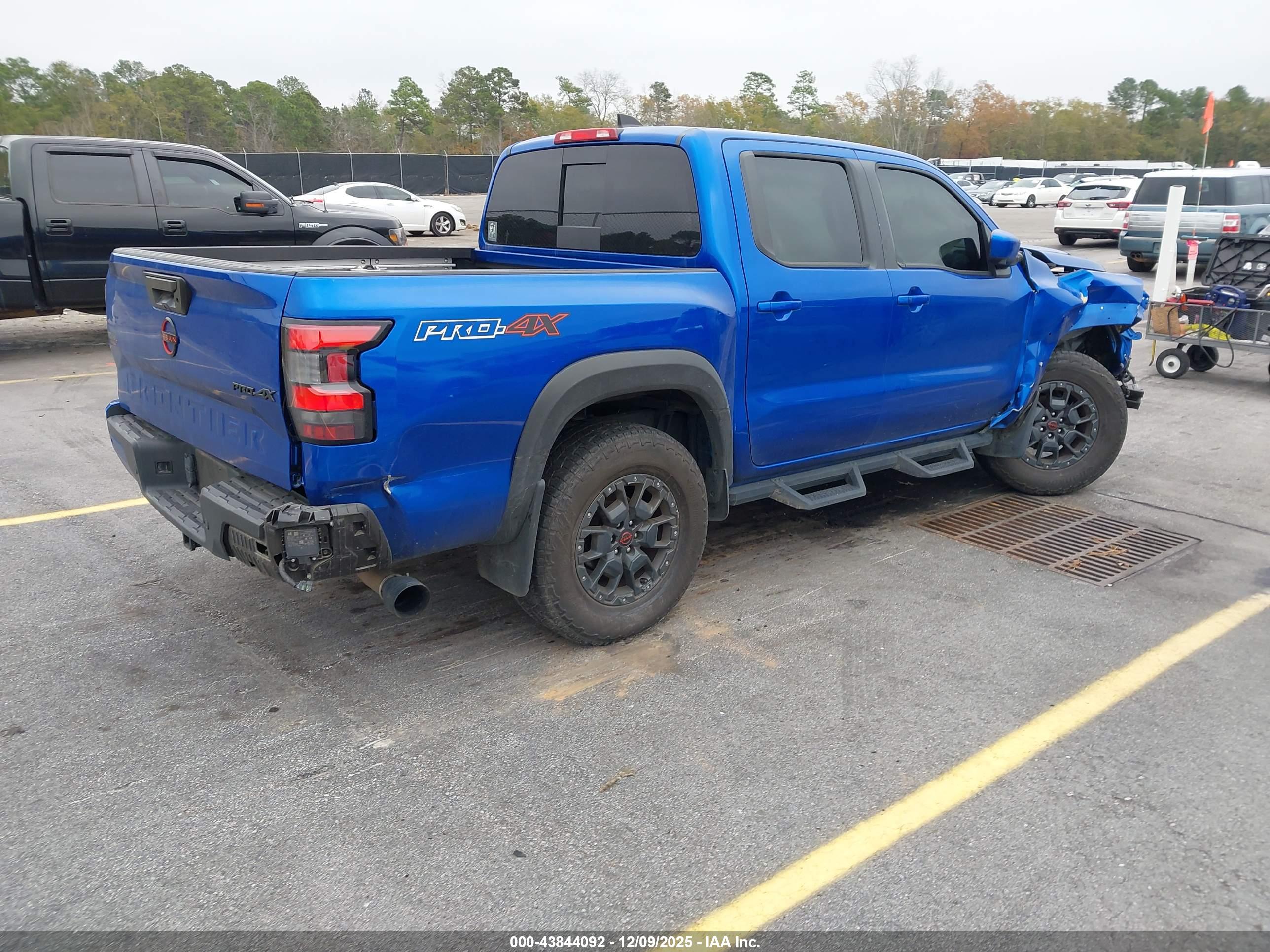 NISSAN FRONTIER image 4