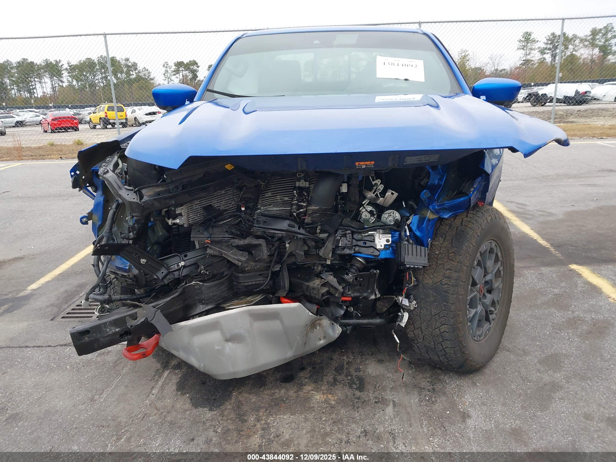 NISSAN FRONTIER image 6