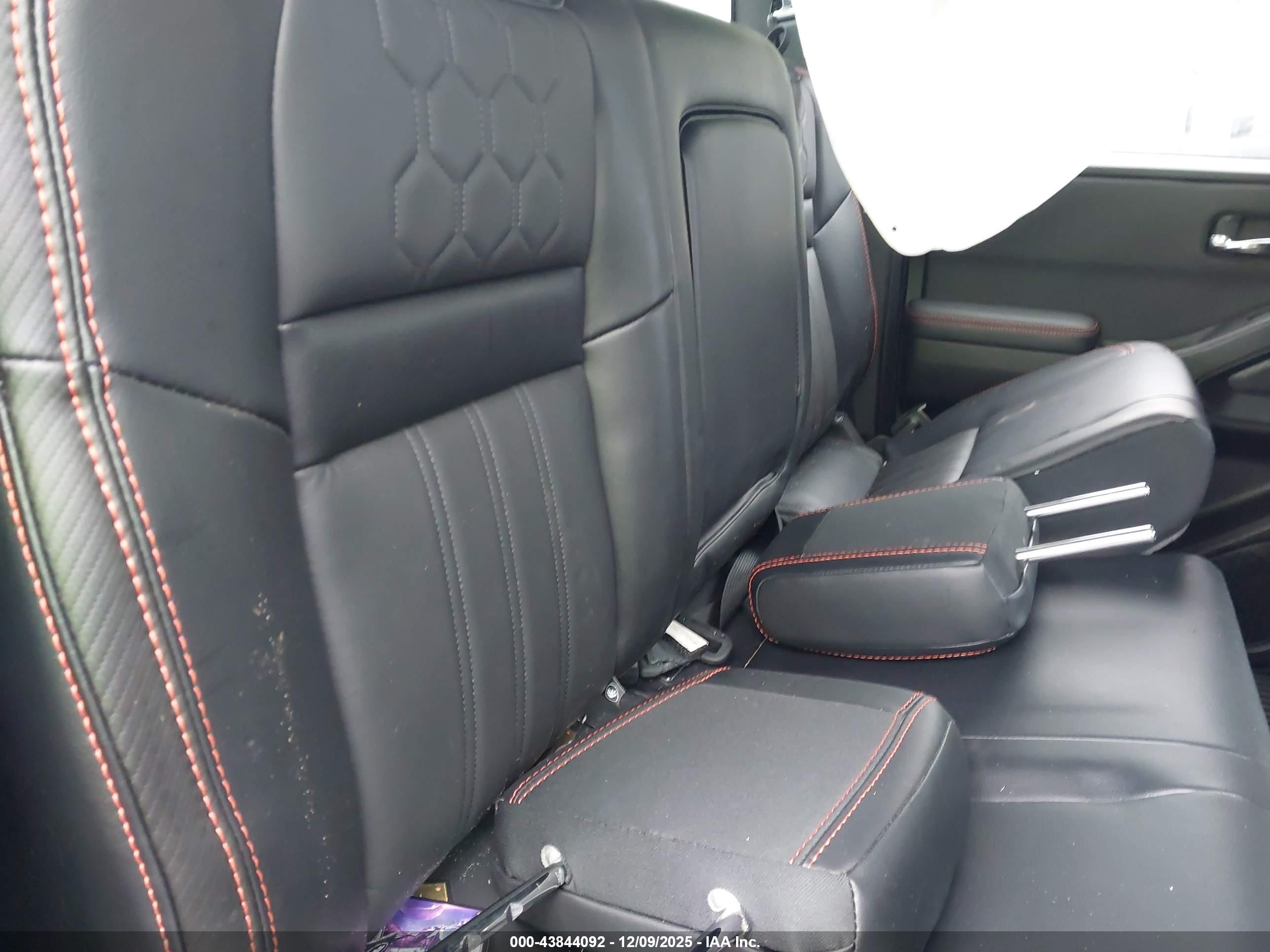 NISSAN FRONTIER image 8