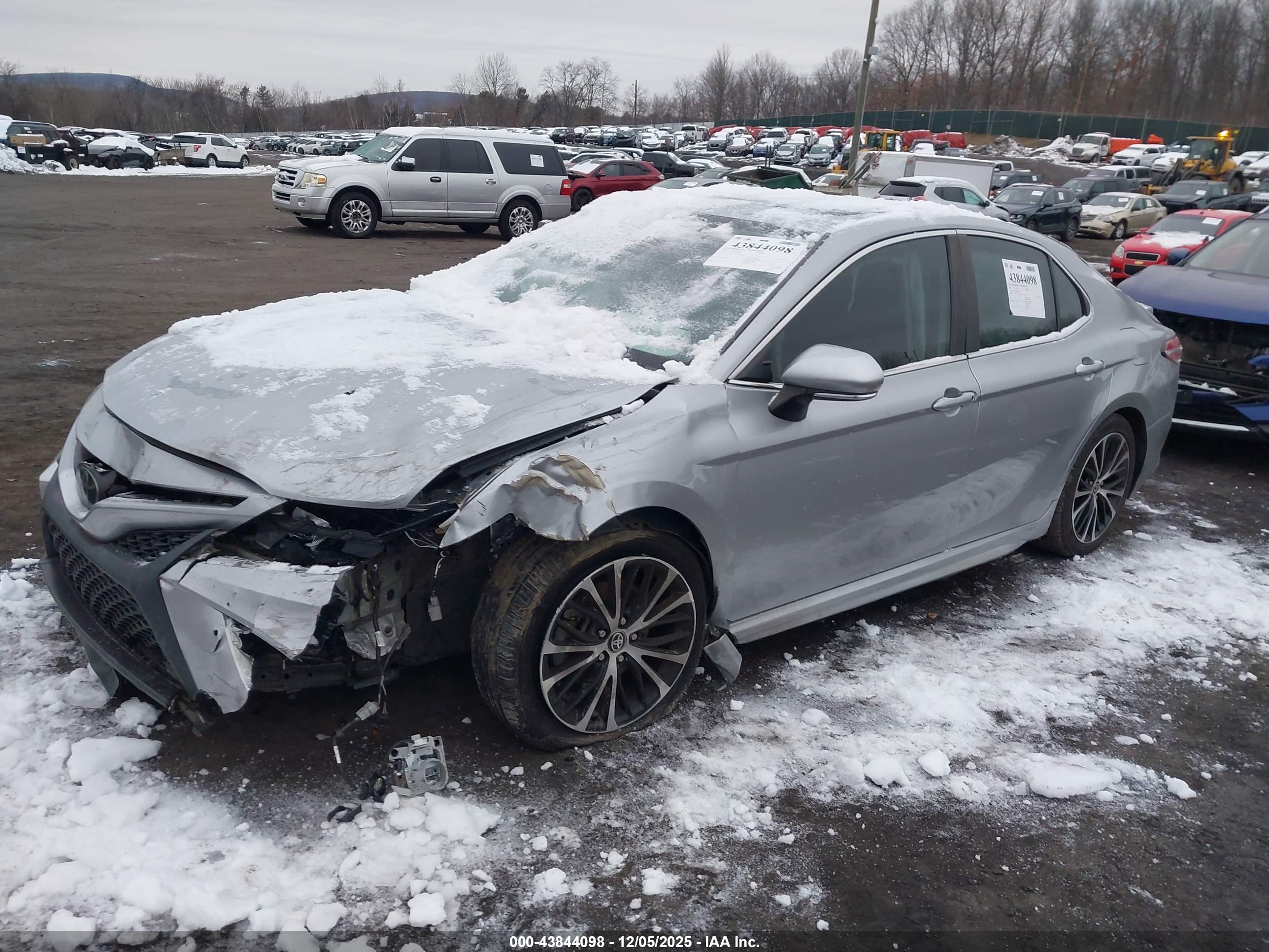 TOYOTA CAMRY image 2