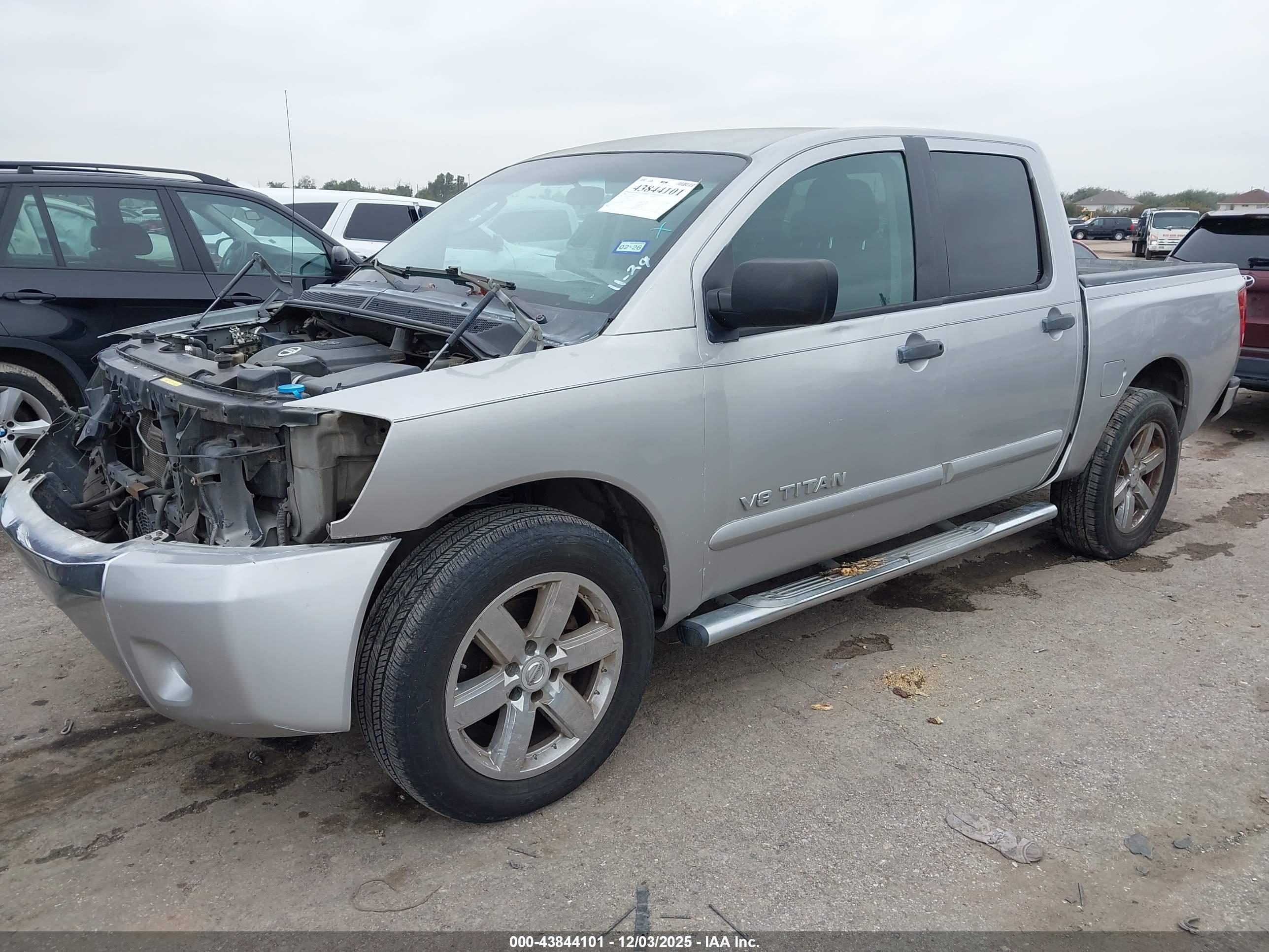 NISSAN TITAN image 2