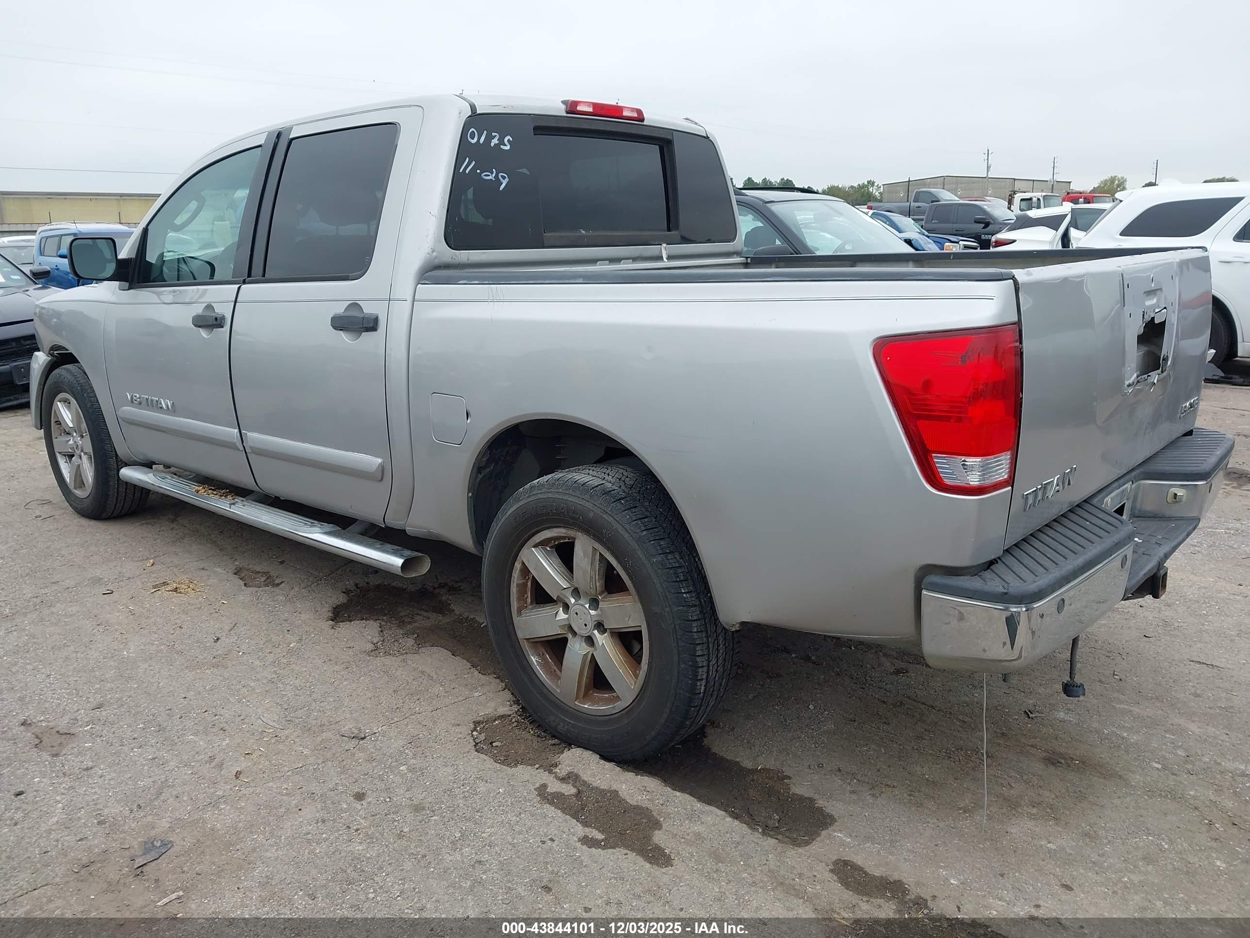 NISSAN TITAN image 3