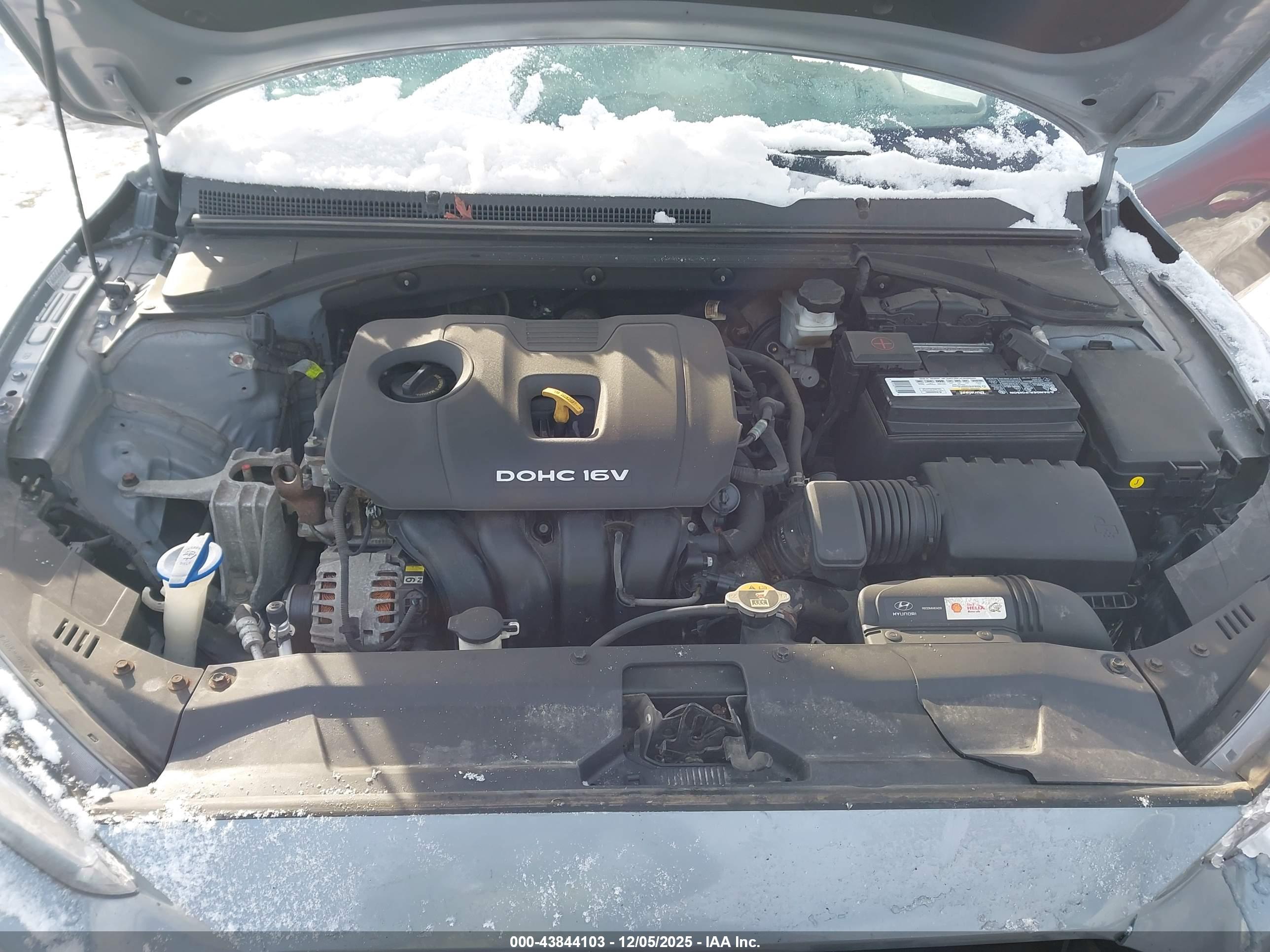 HYUNDAI VELOSTER image 10