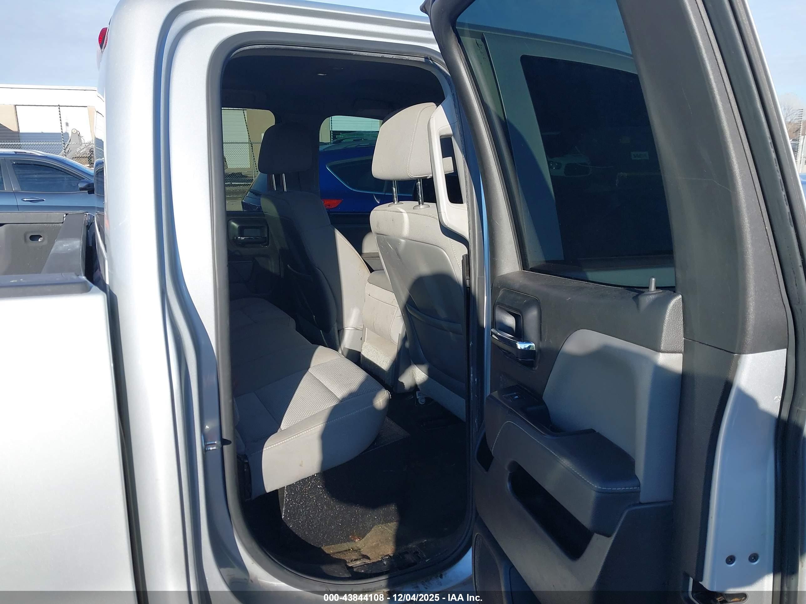 GMC SIERRA image 8