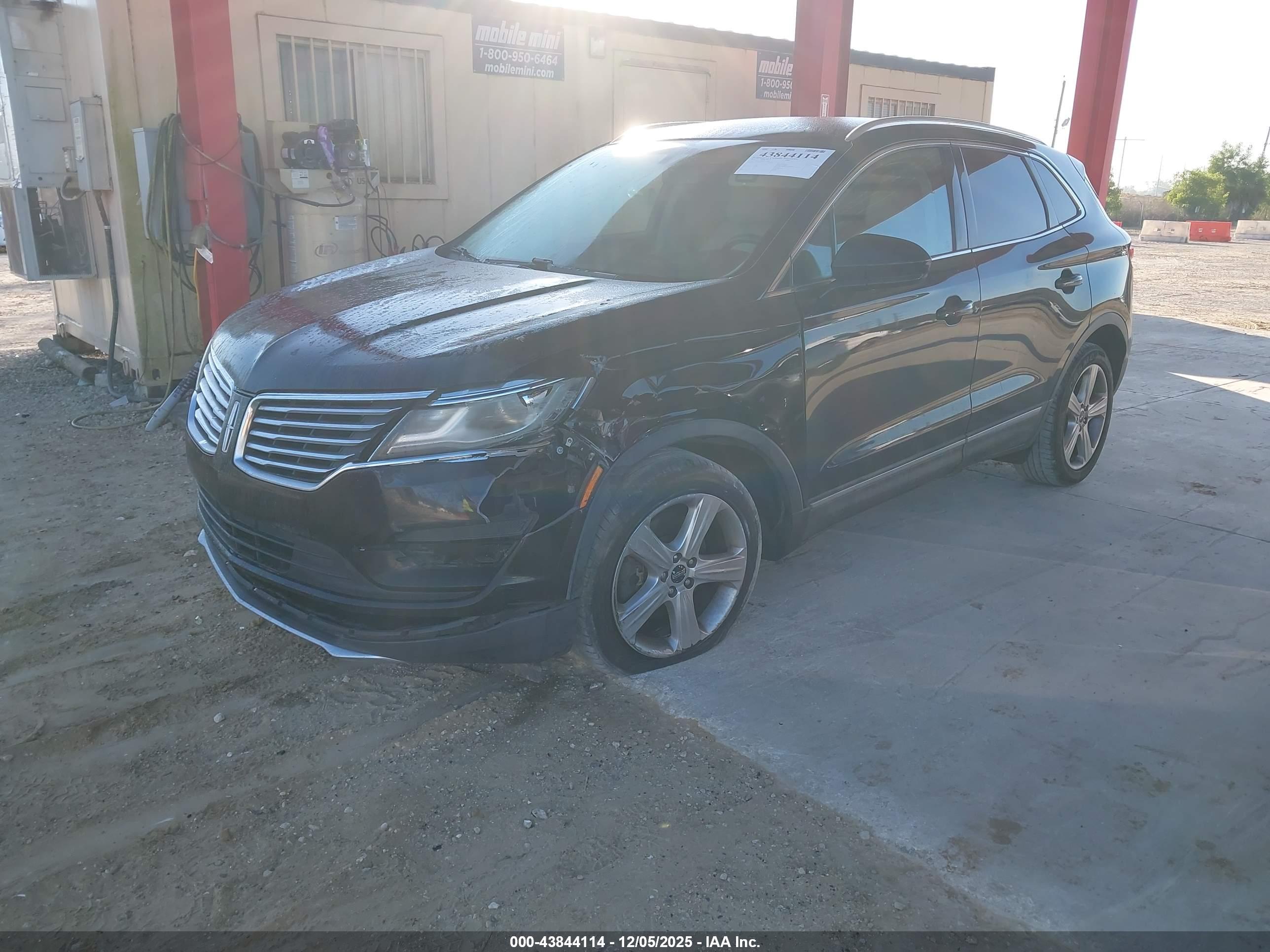 LINCOLN MKC image 2