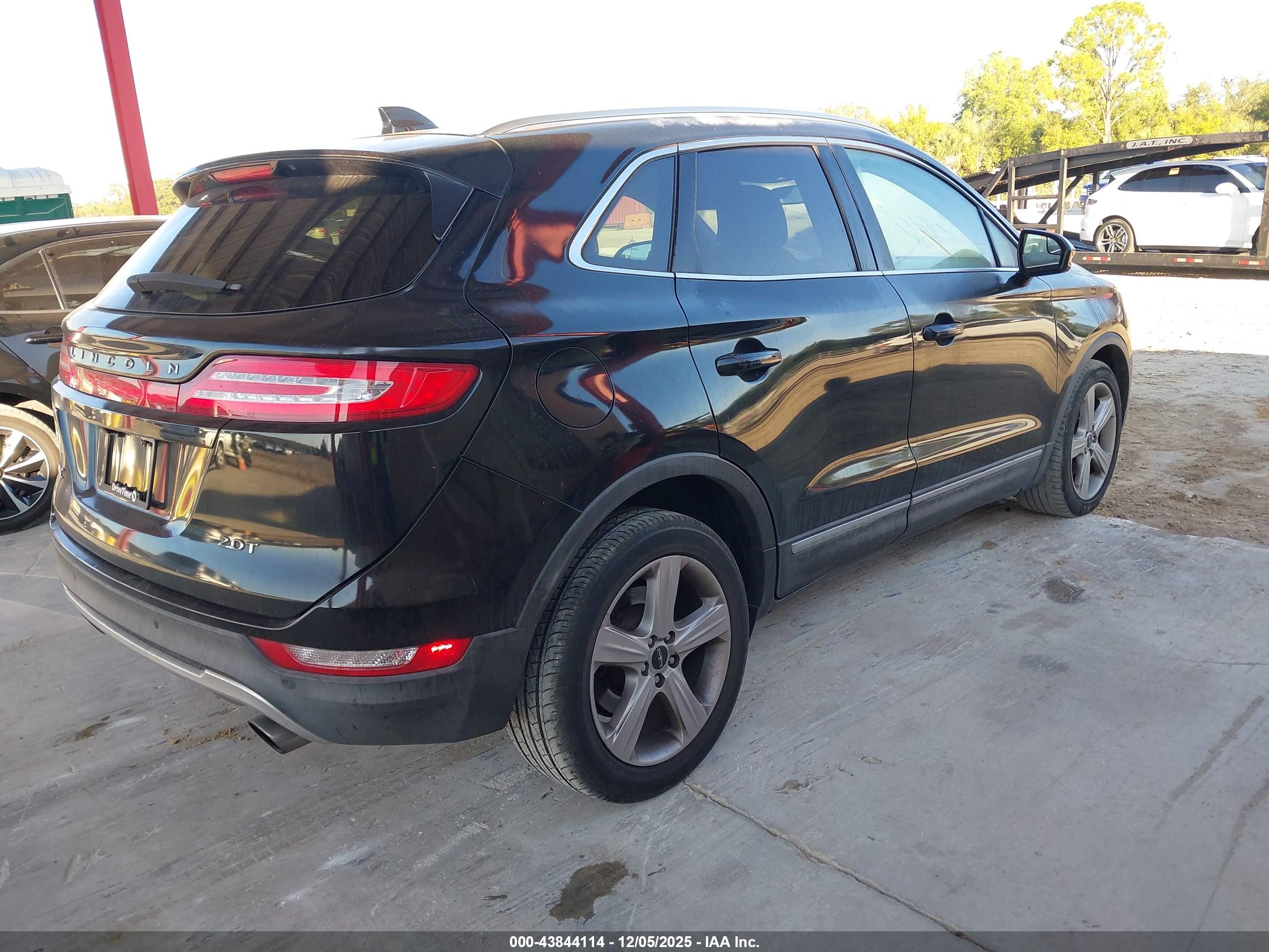 LINCOLN MKC image 4