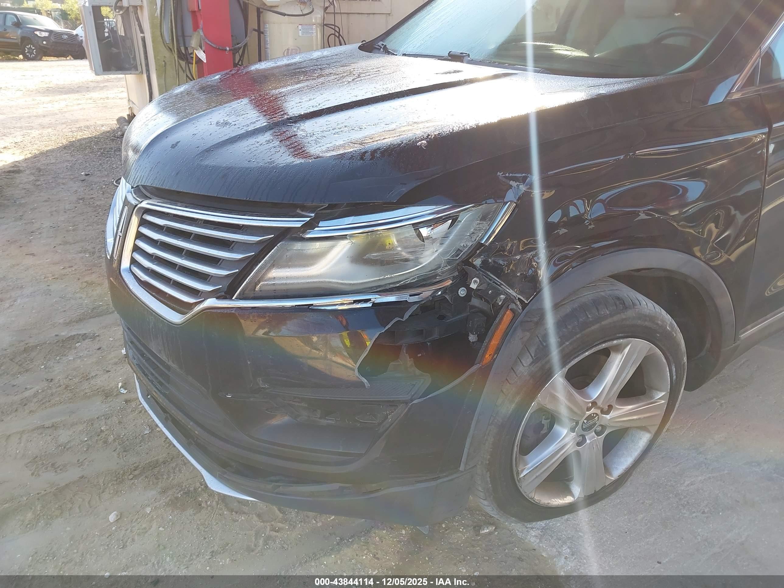LINCOLN MKC image 6