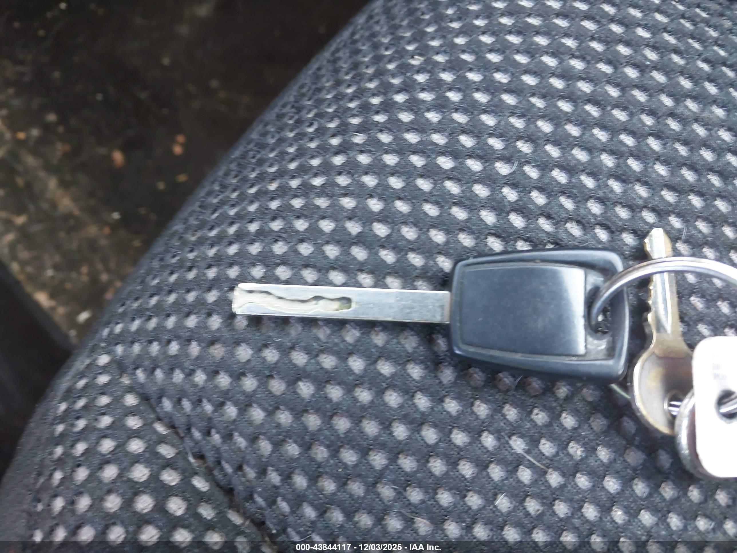 CHEVROLET EQUINOX image 11