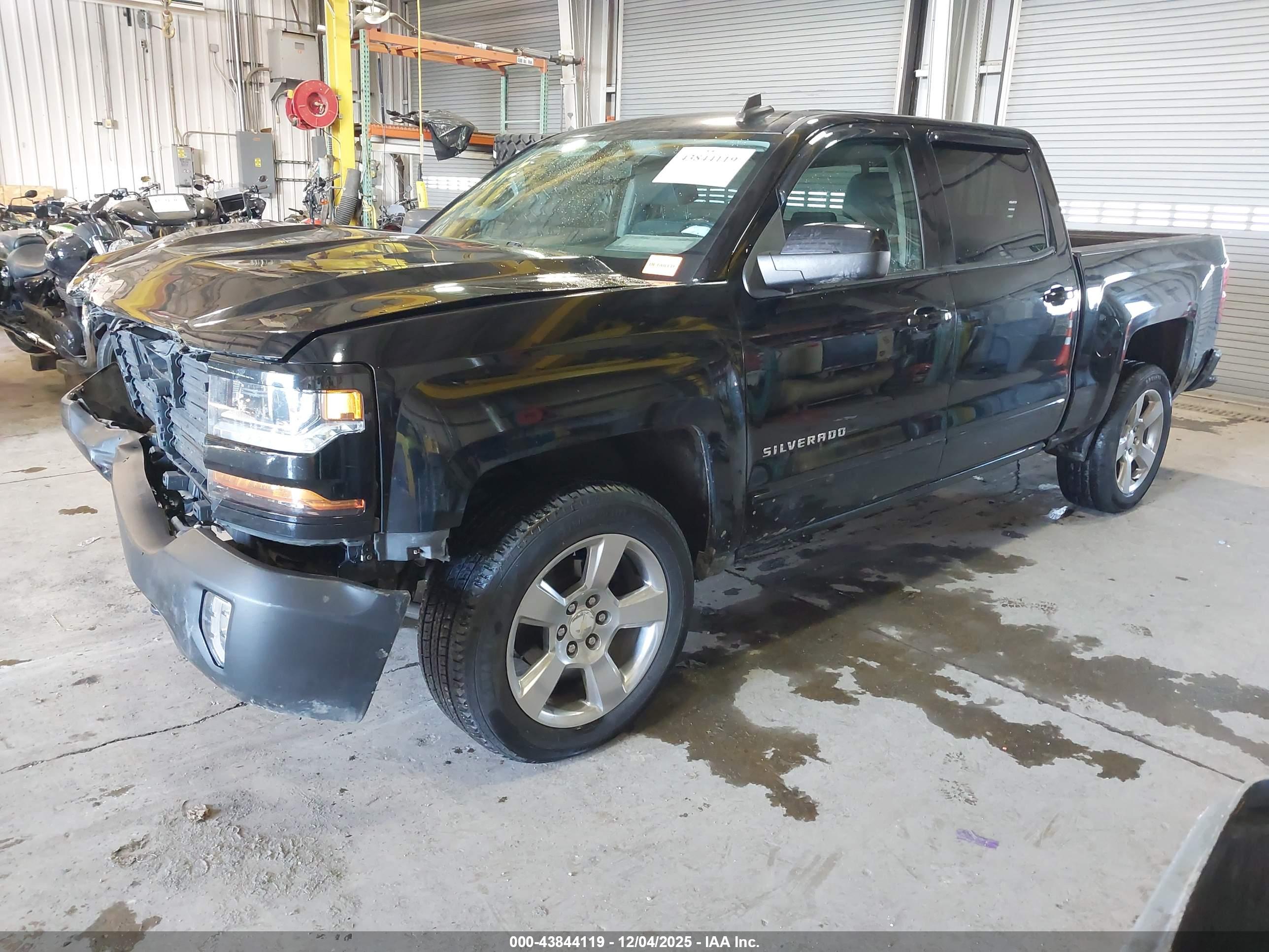CHEVROLET SILVERADO image 2