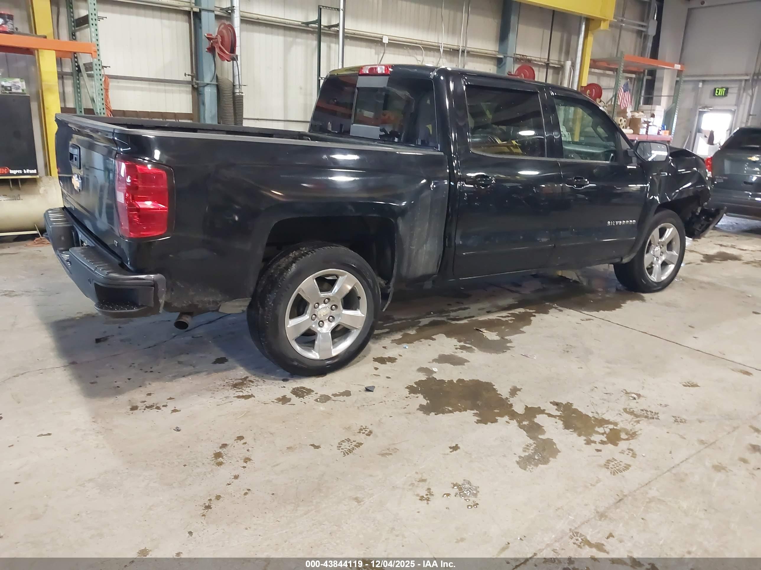 CHEVROLET SILVERADO image 4