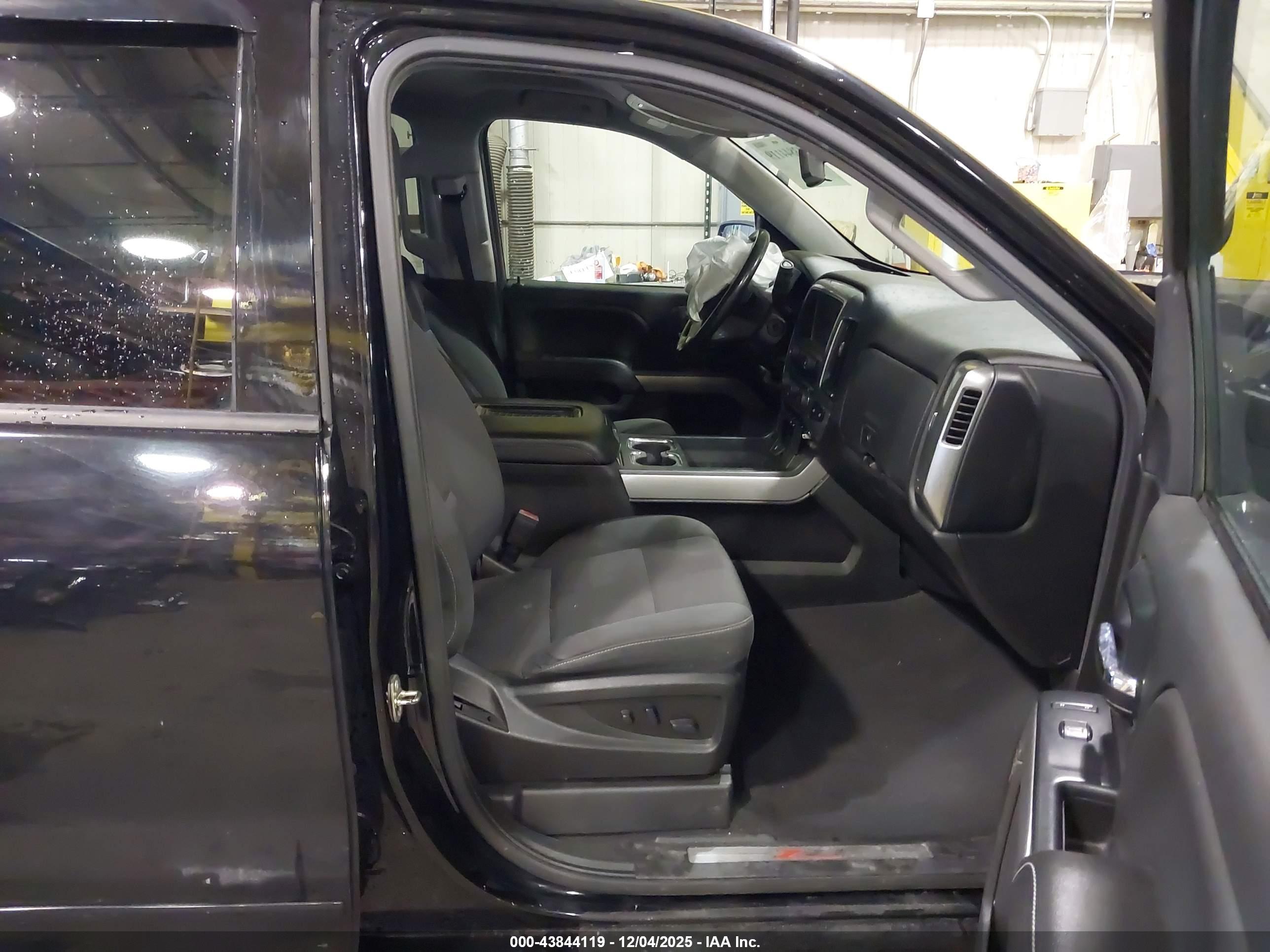 CHEVROLET SILVERADO image 5
