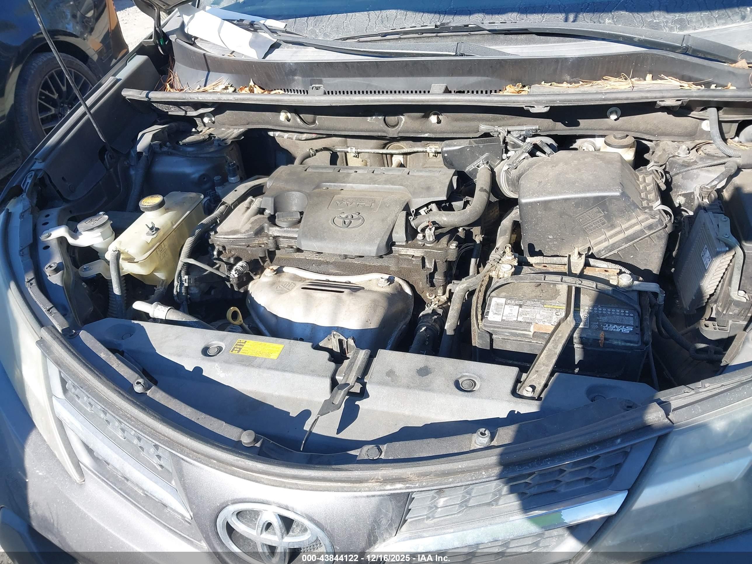 TOYOTA RAV4 image 10