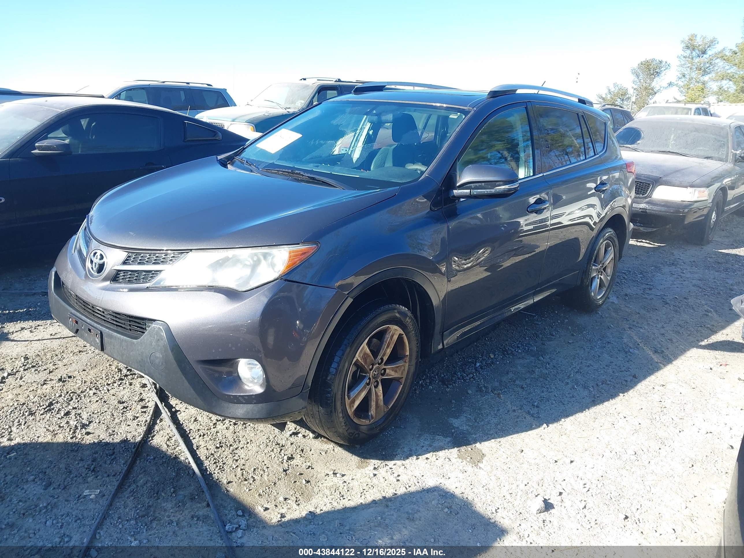 TOYOTA RAV4 image 2