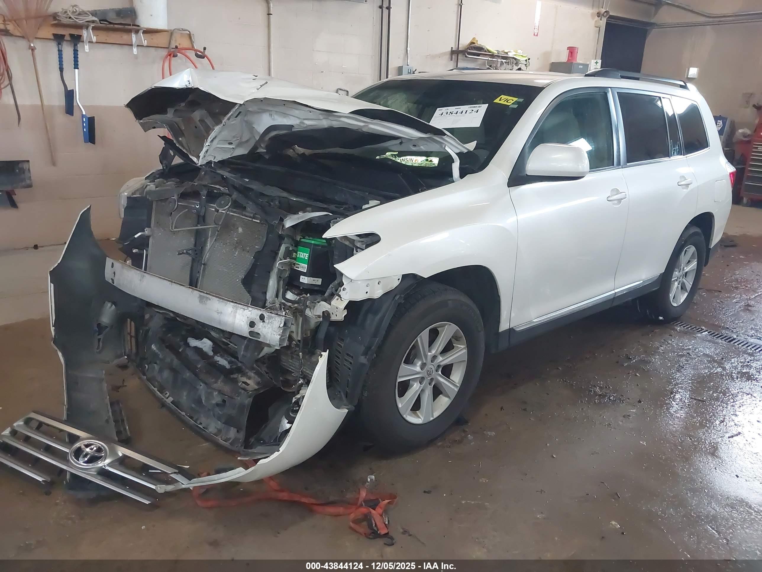 TOYOTA HIGHLANDER image 2