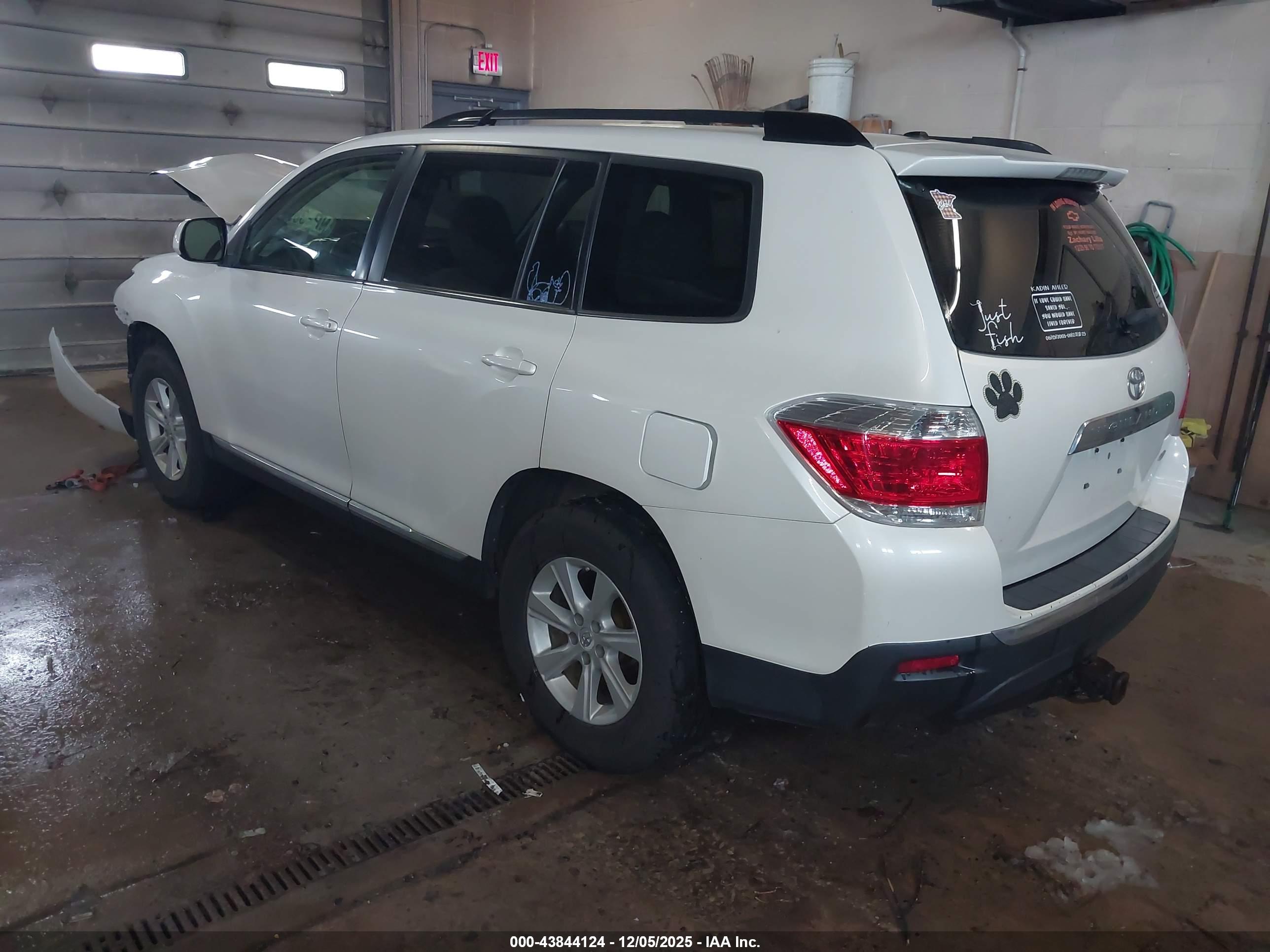 TOYOTA HIGHLANDER image 3