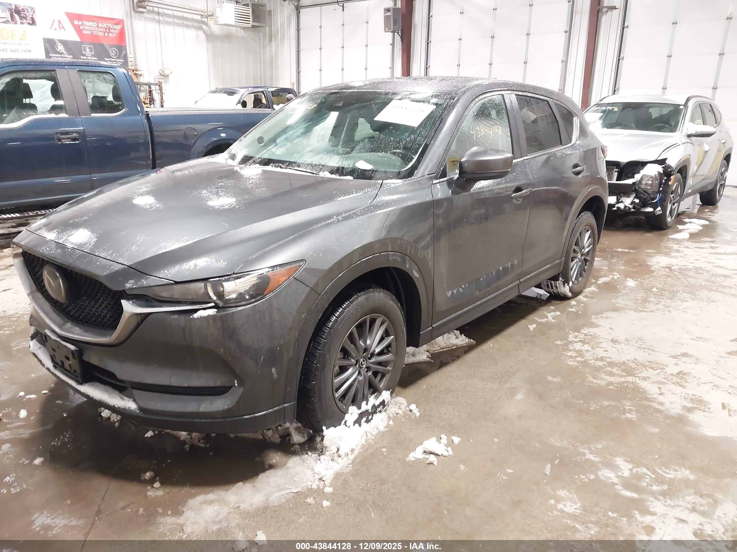 MAZDA CX-5 image 2