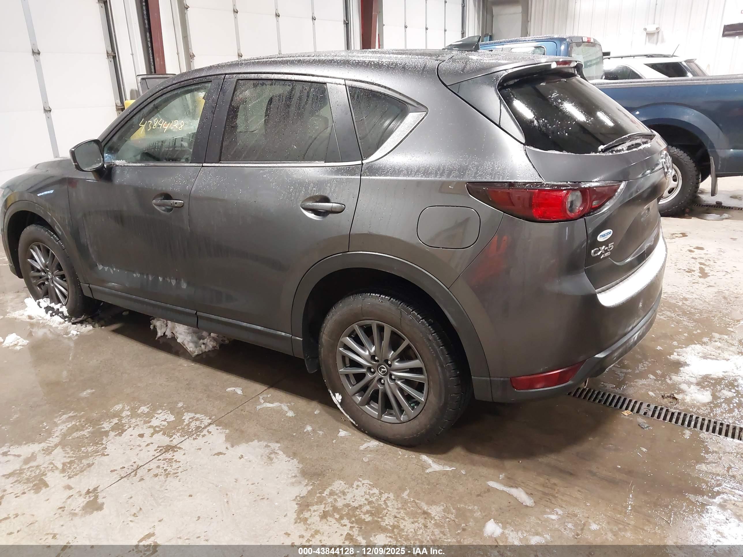 MAZDA CX-5 image 3