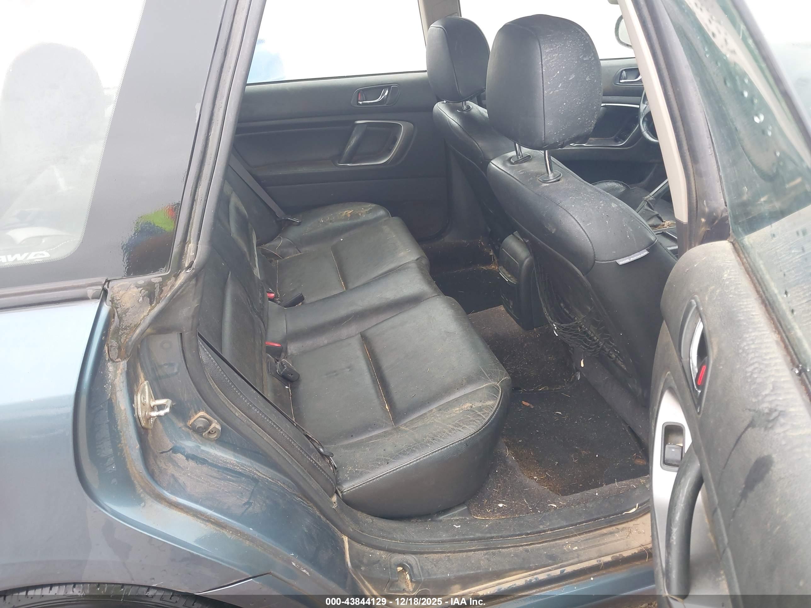 SUBARU LEGACY image 8