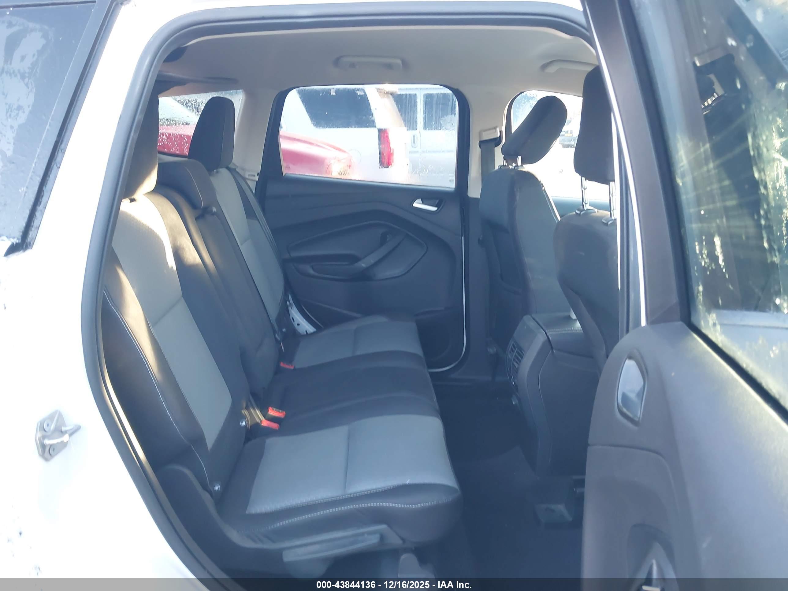 FORD ESCAPE image 8