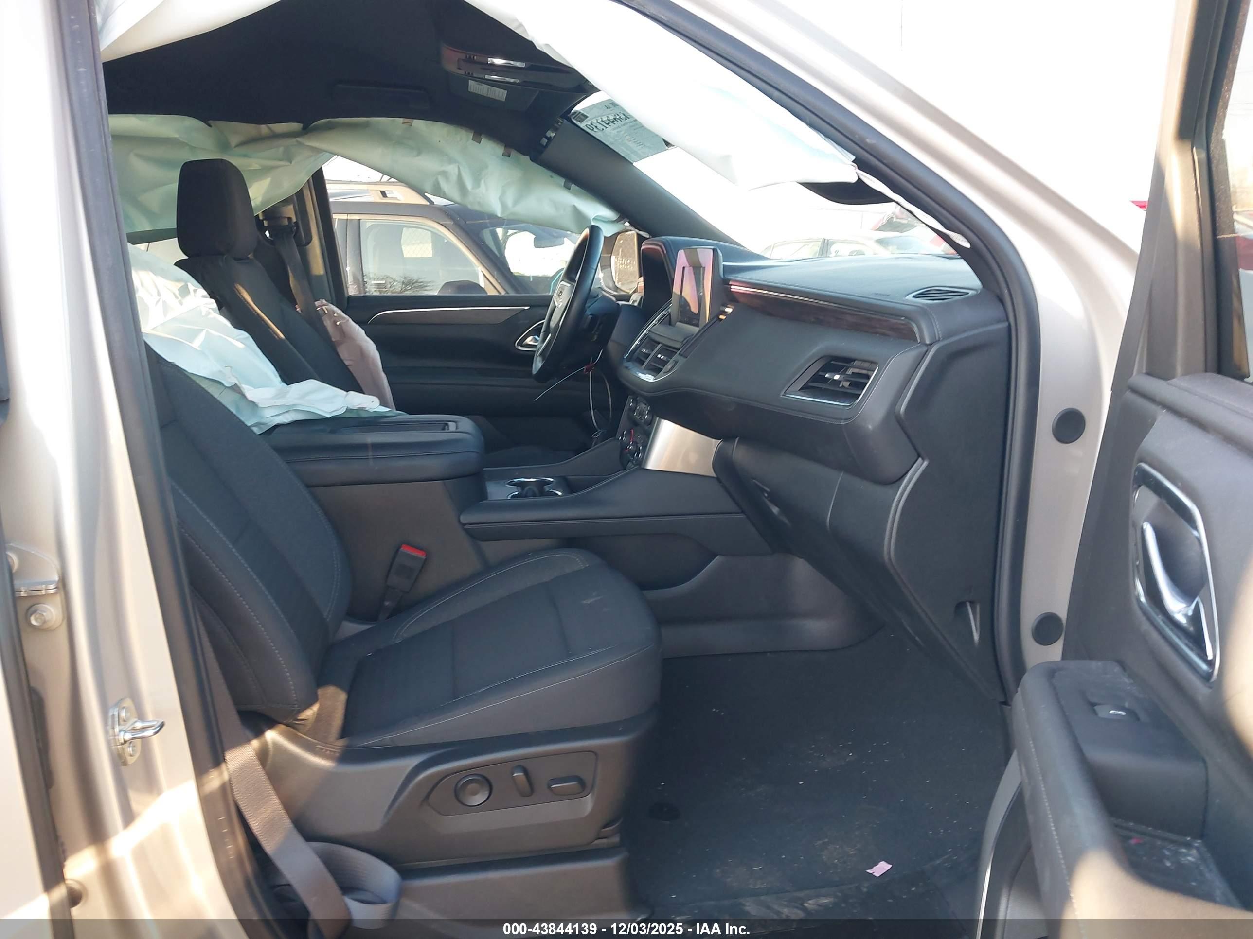 CHEVROLET TAHOE image 5