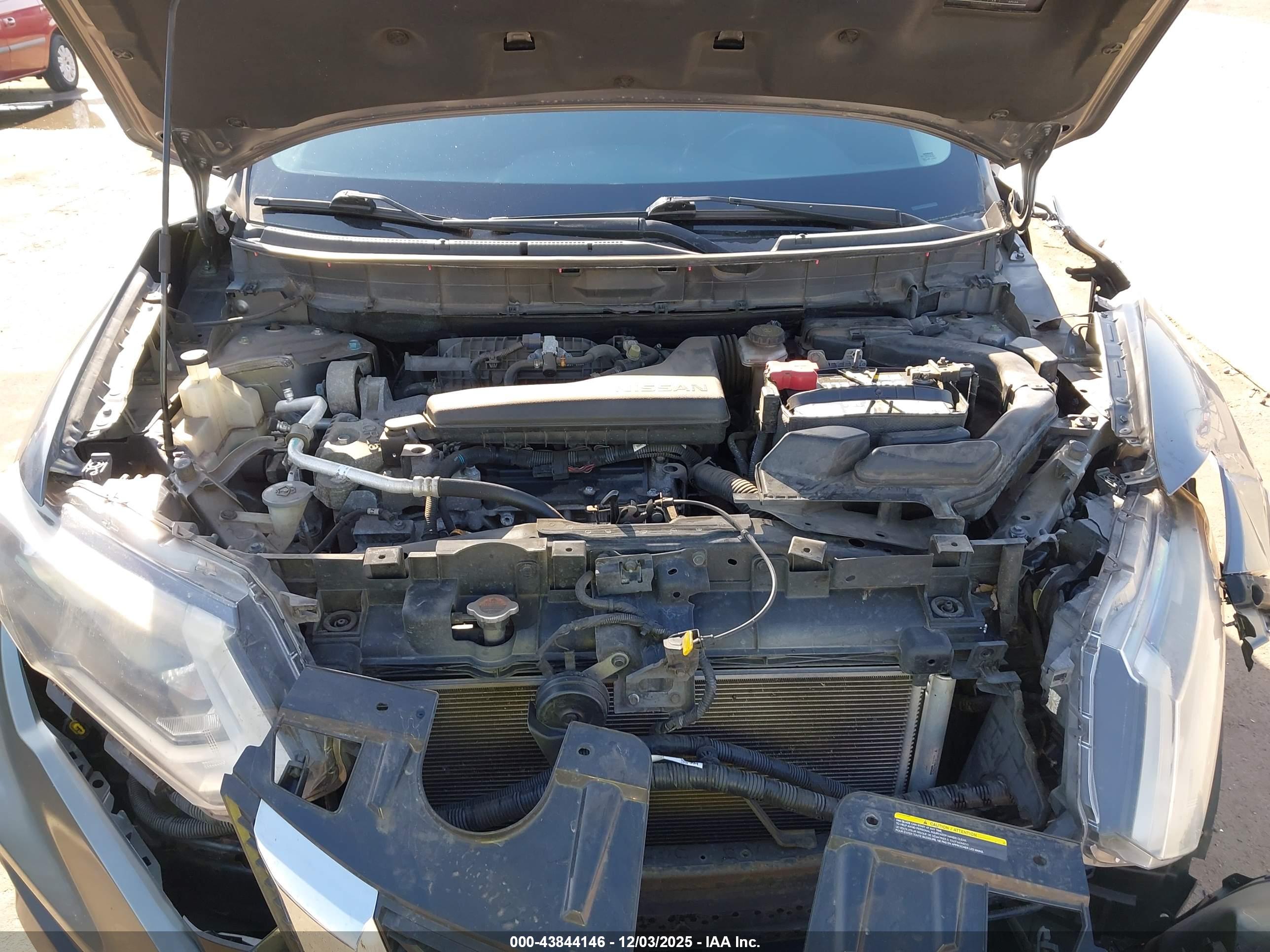 NISSAN ROGUE image 10