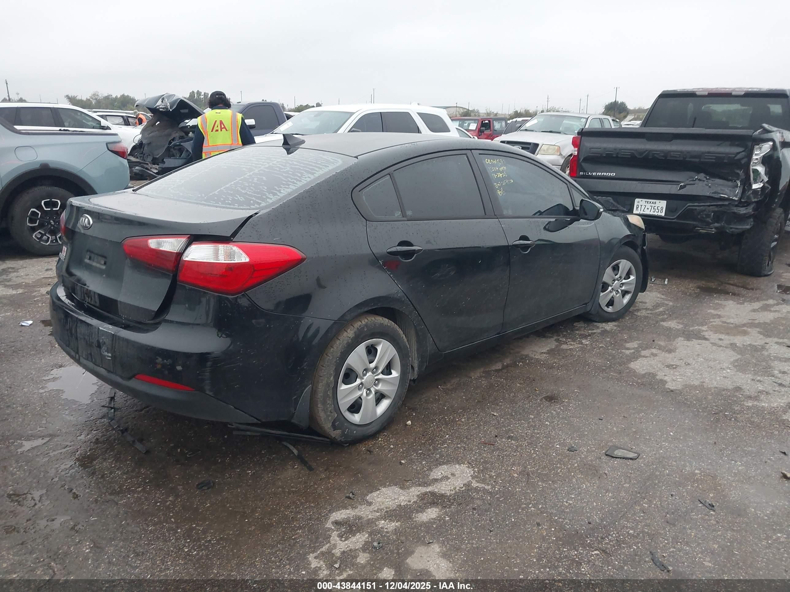 KIA FORTE image 4