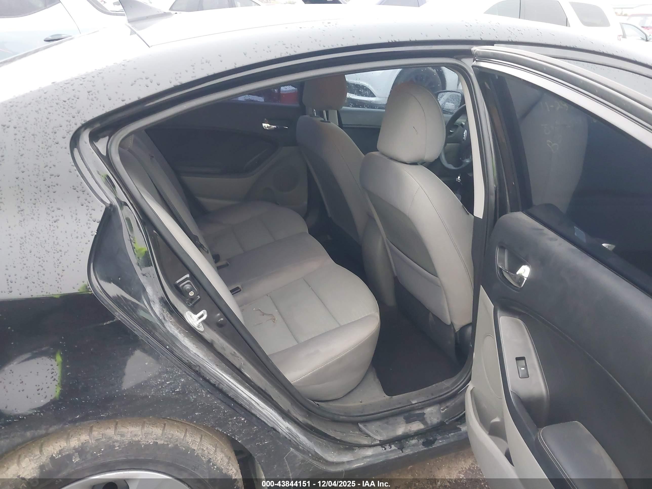 KIA FORTE image 8