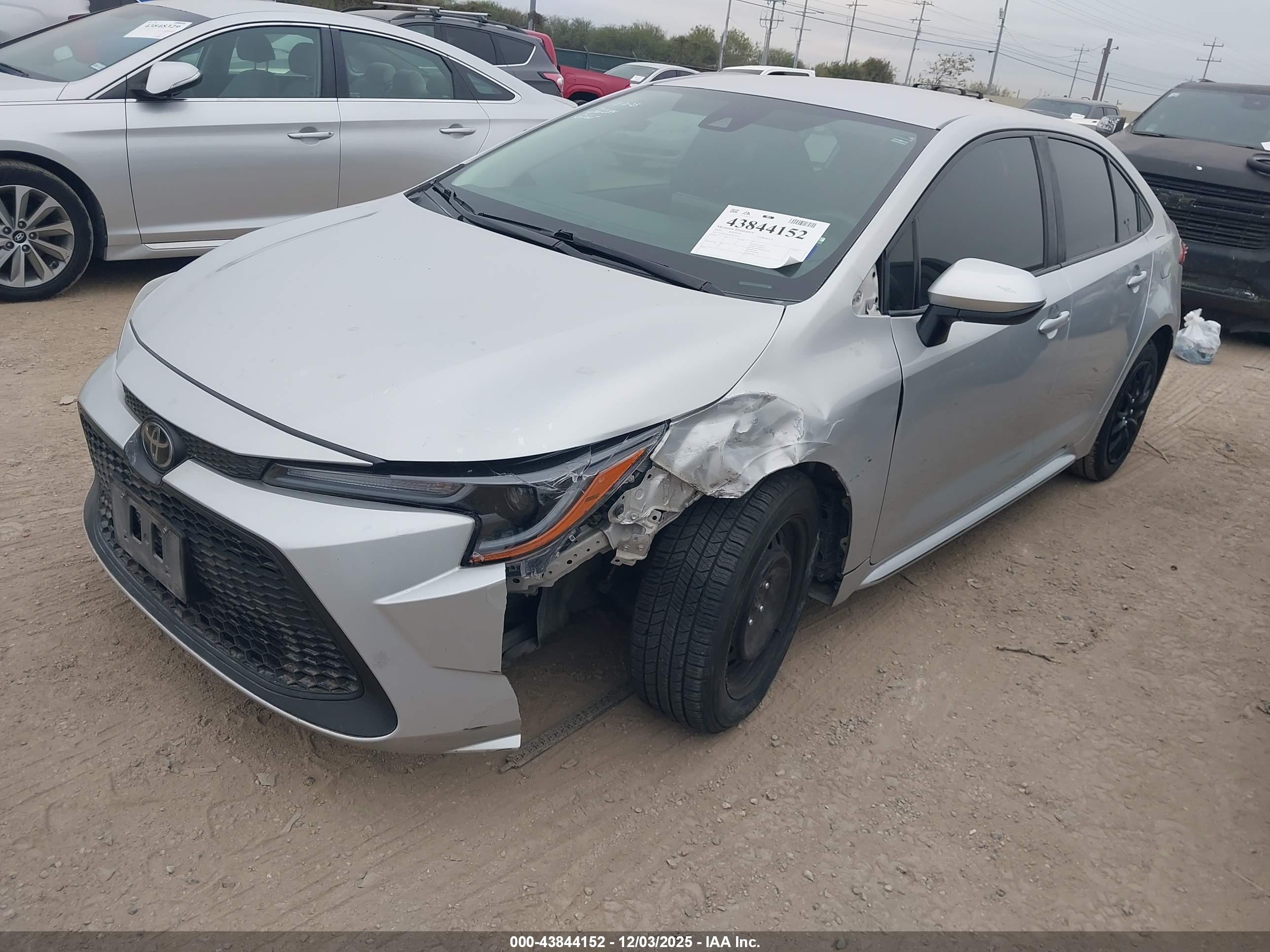 TOYOTA COROLLA image 2