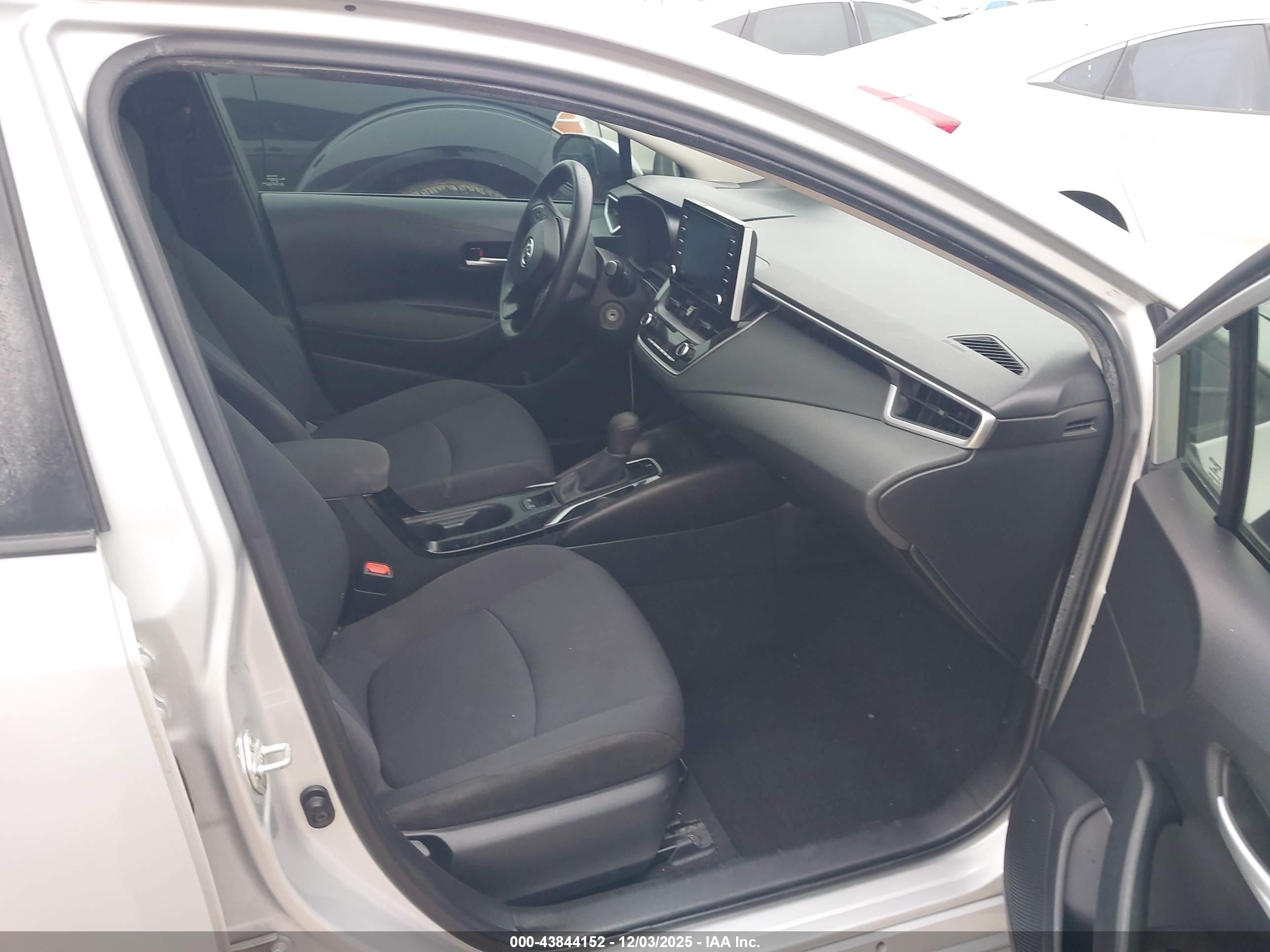 TOYOTA COROLLA image 5