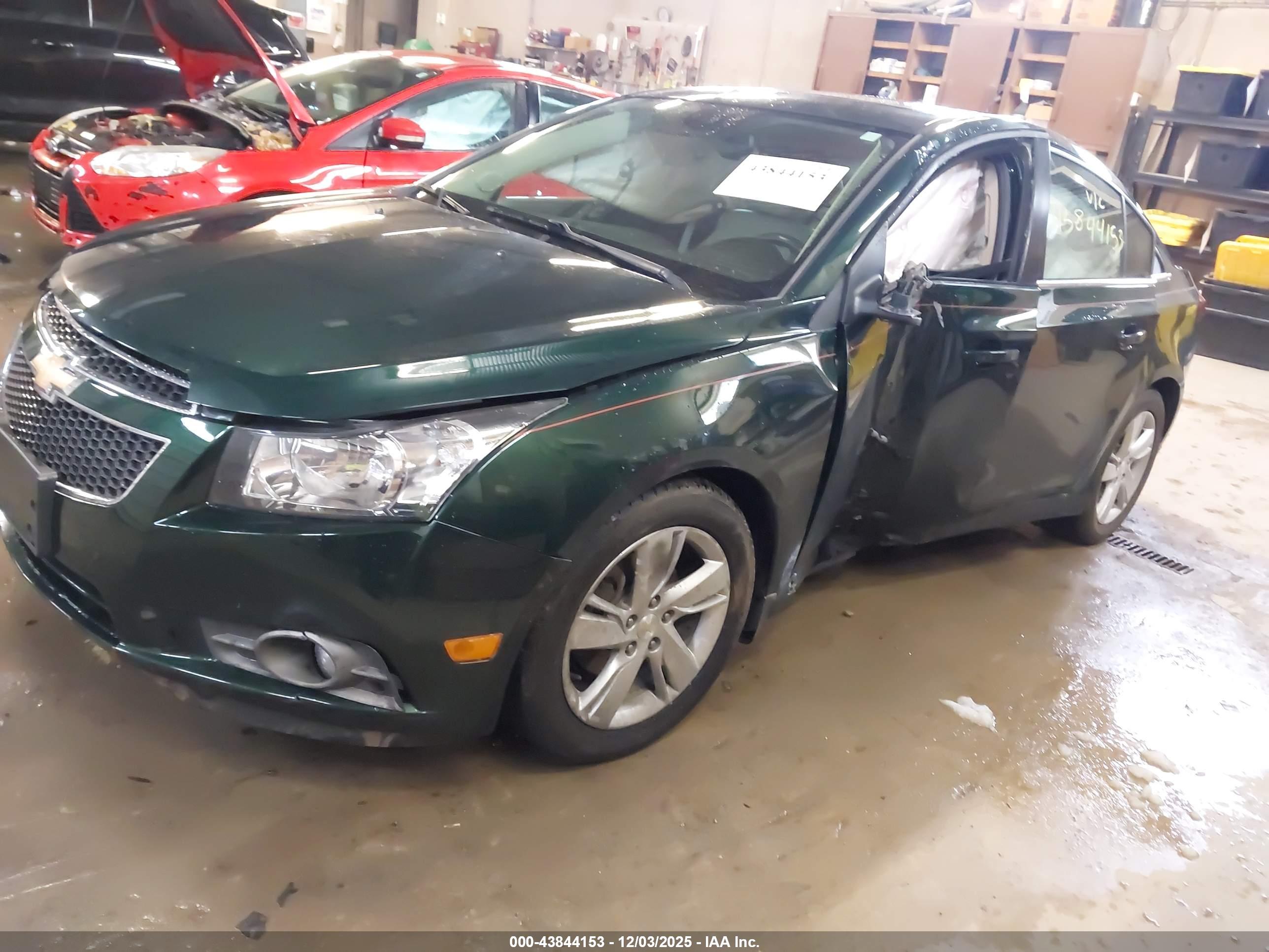 CHEVROLET CRUZE image 2