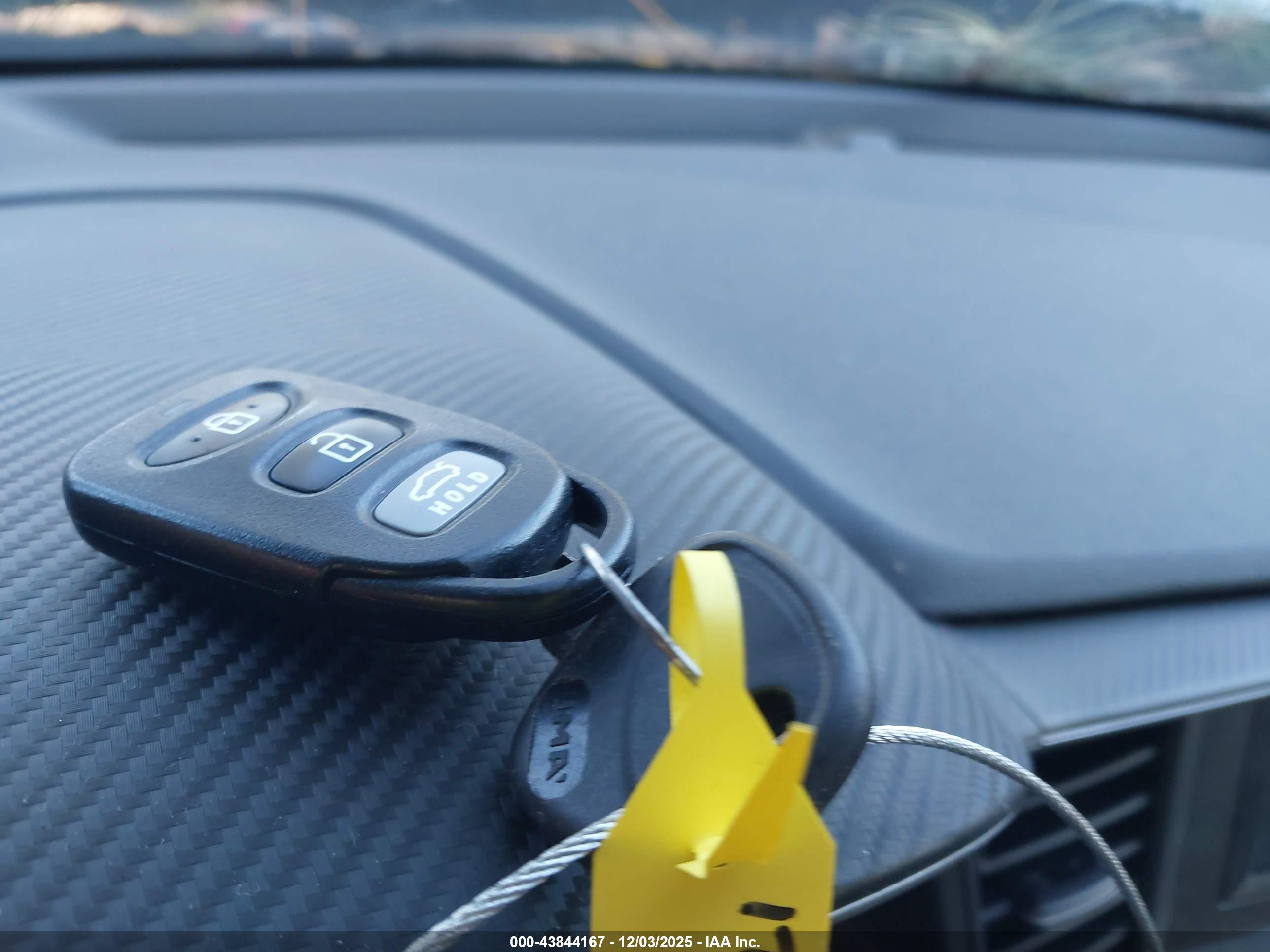 HYUNDAI ELANTRA image 11