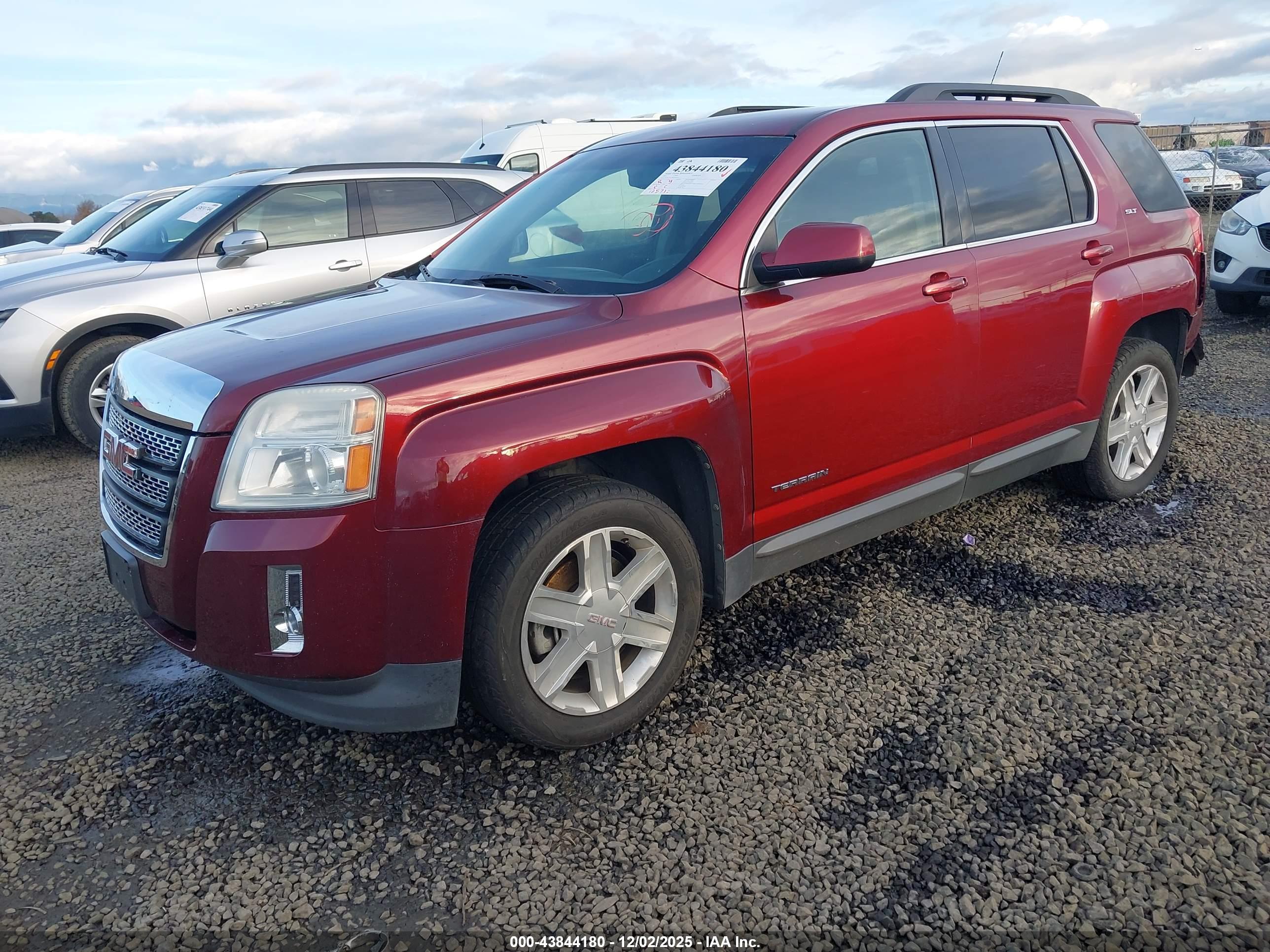 GMC TERRAIN image 2