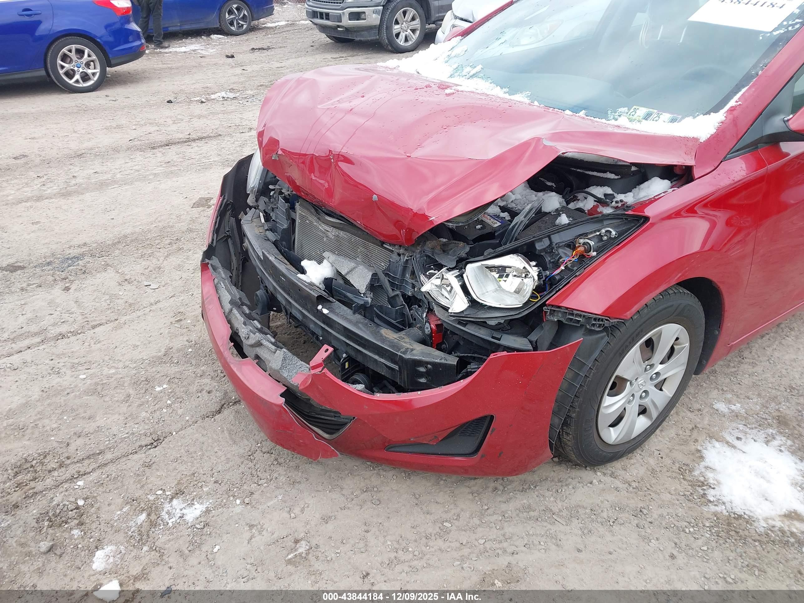 HYUNDAI ELANTRA image 6