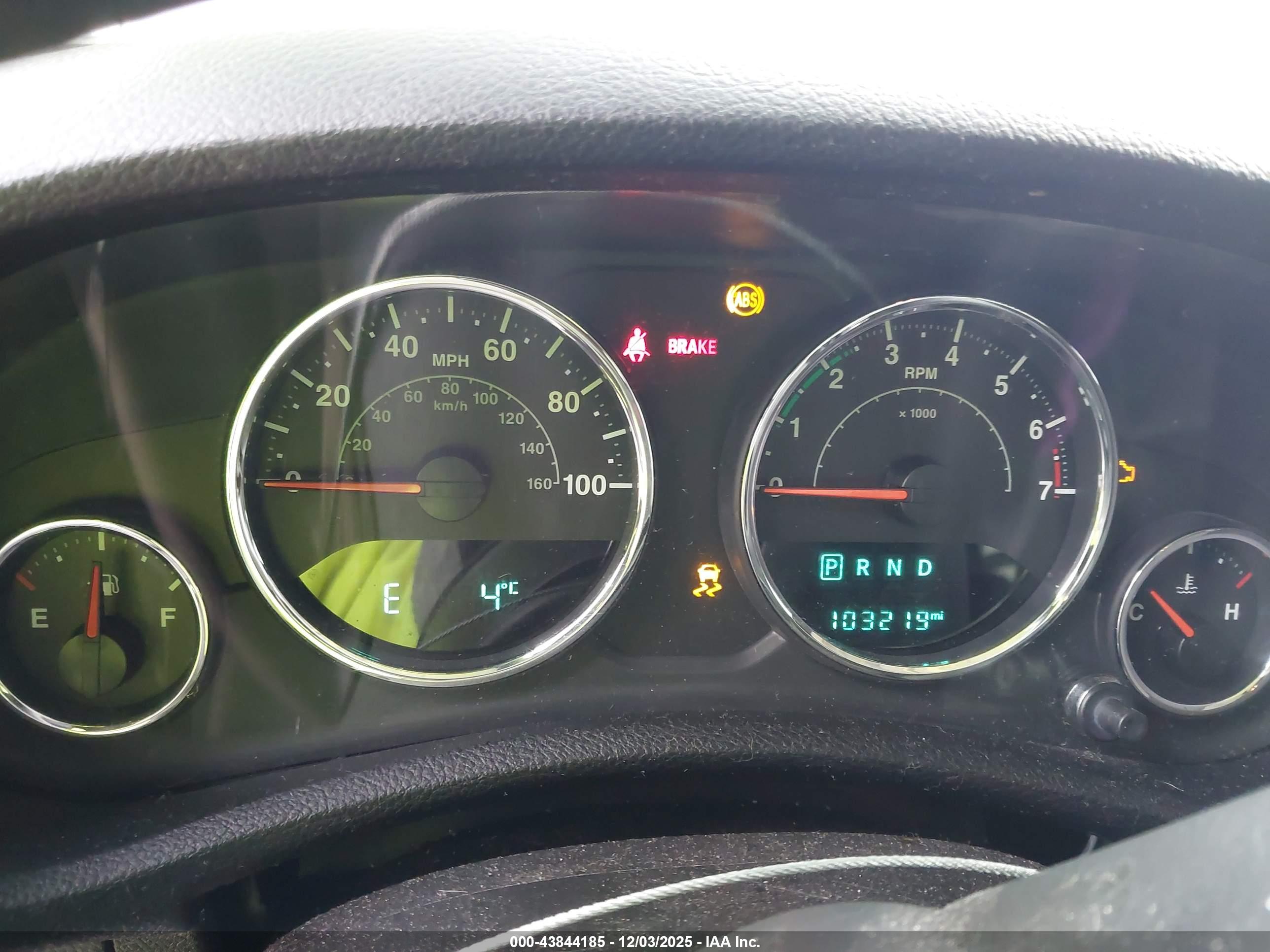 JEEP WRANGLER image 7