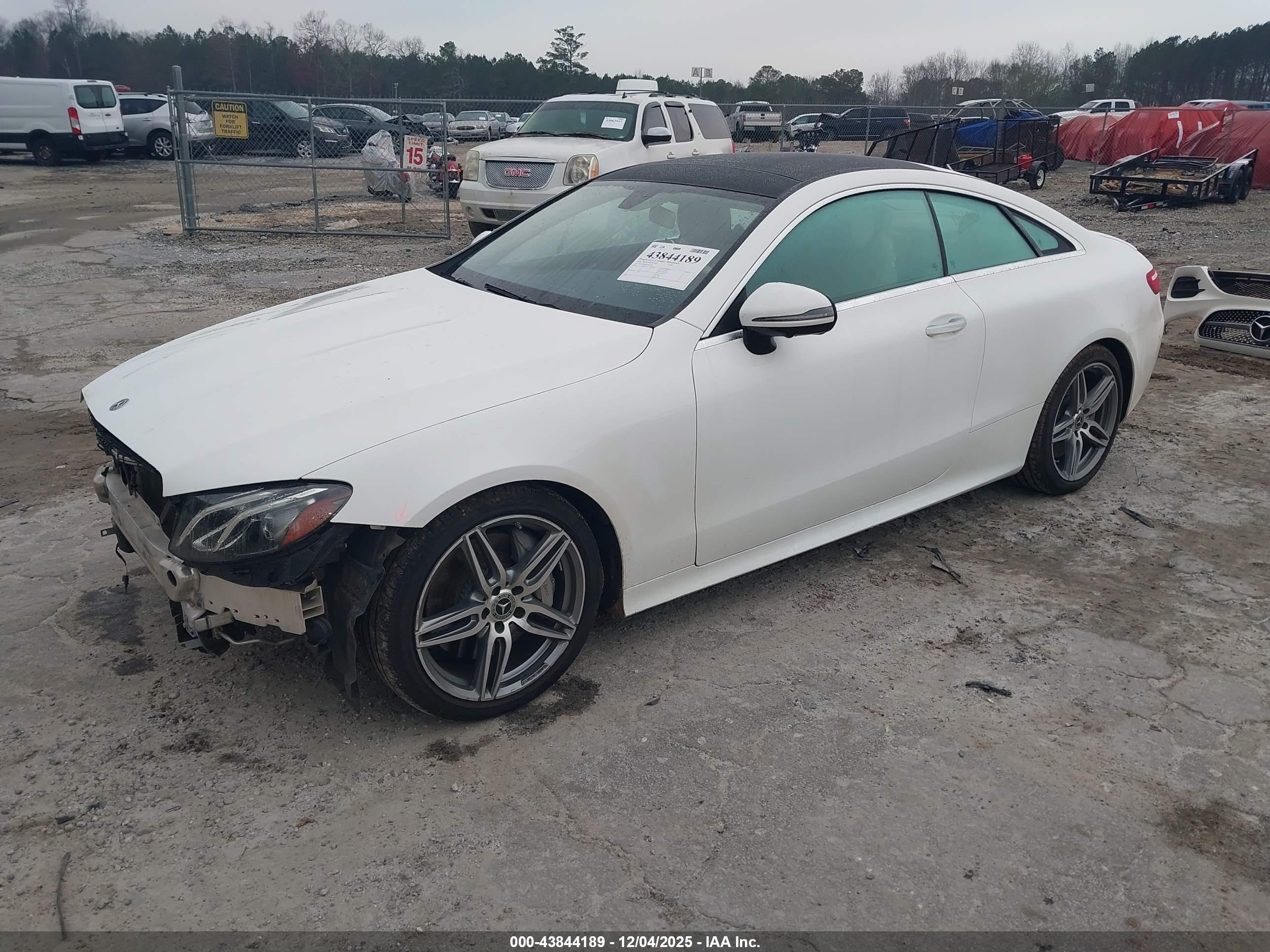 MERCEDES-BENZ E image 2