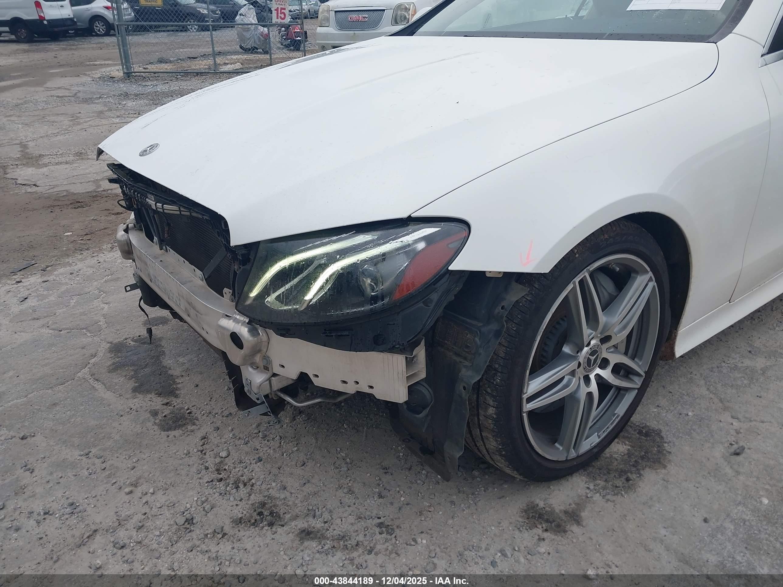 MERCEDES-BENZ E image 6